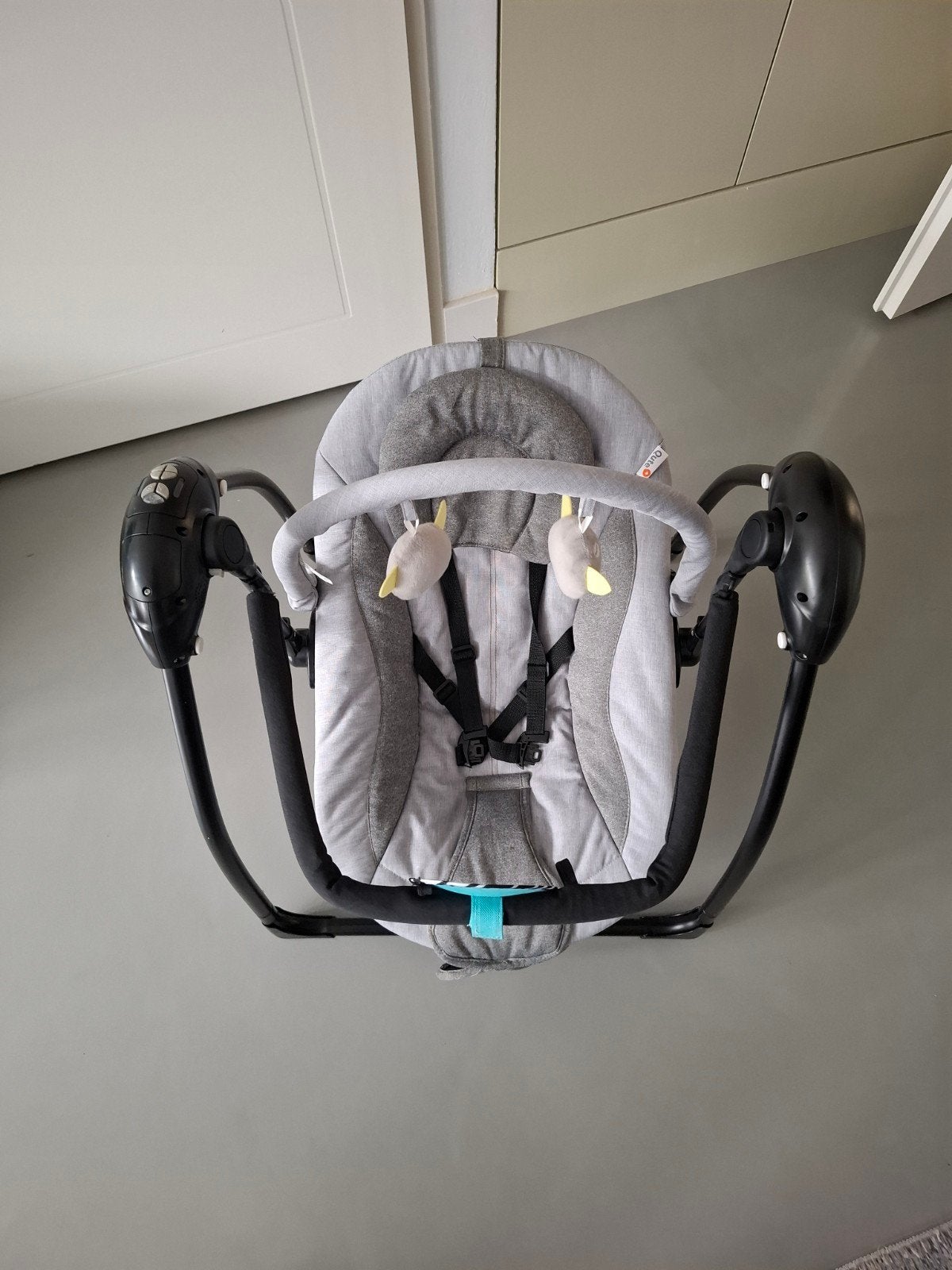 Qute elektrische zelfschommelende babywieg/stoel, Ophalen, Gebruikt