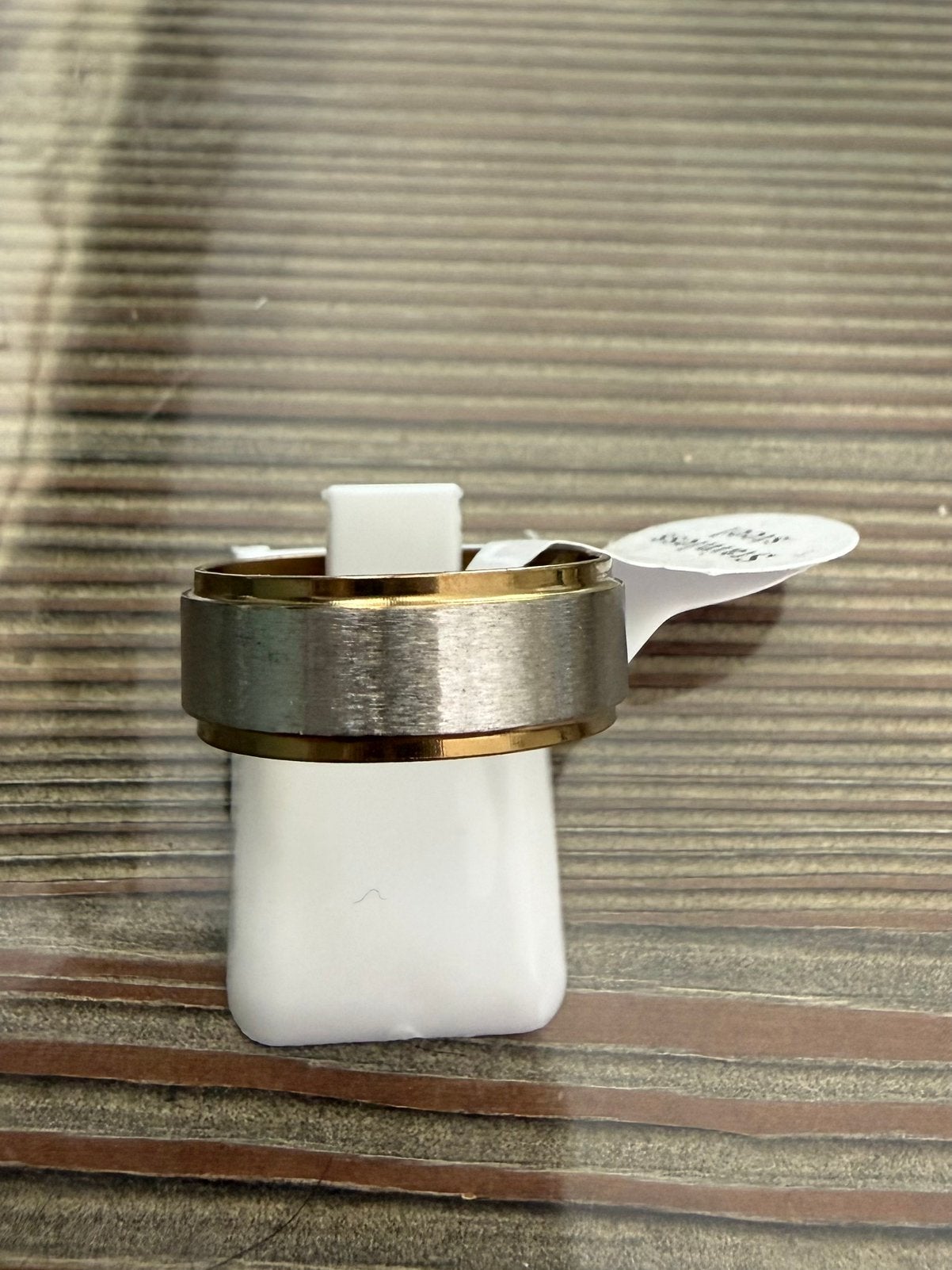 Mooie zilveren gladde ring met goud, Overige materialen, Nieuw, Ophalen of Verzenden, 17 tot 18
