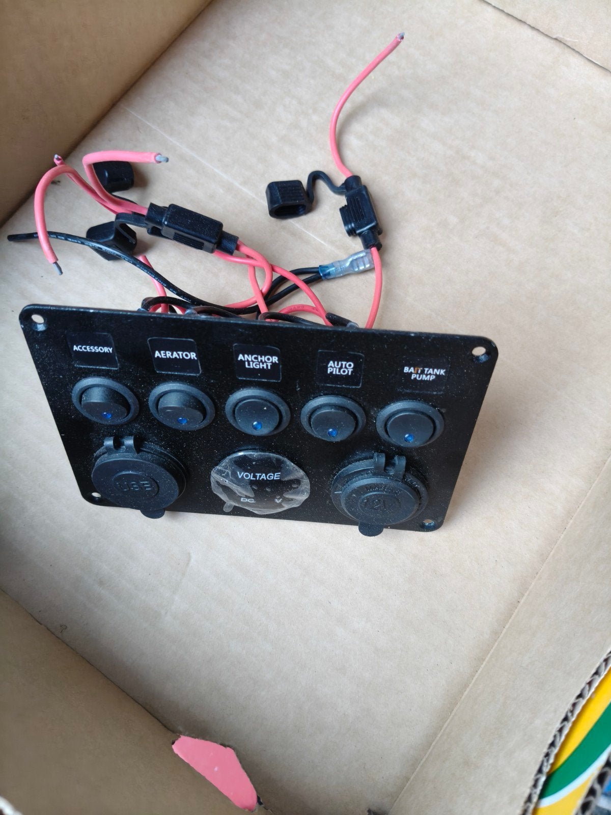 Nieuw schakelpaneel met 5 schakelaars en 2 USB-poorten, Ophalen of Verzenden, Nieuw, Motor en Techniek