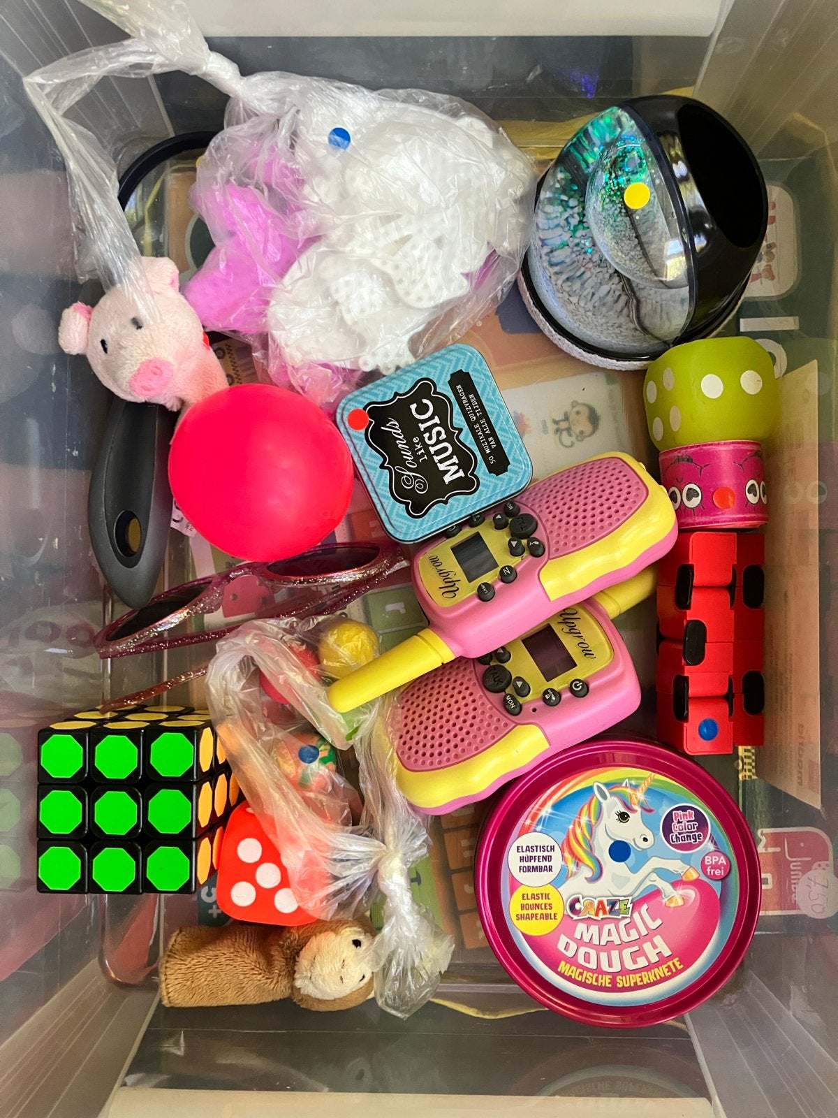 doos vol speelgoed: stuiterballen, walkietalkie, Rubik, Kinderen en Baby's, Ophalen, Gebruikt, Jongen of Meisje