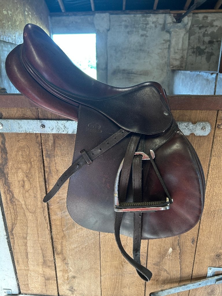 Devoucoux springzadel 18 inch, Dieren en Toebehoren, Paarden en Pony's | Zadels, Zachte zit, Vlakke zit, Overige merken, XL (18 inch of meer)