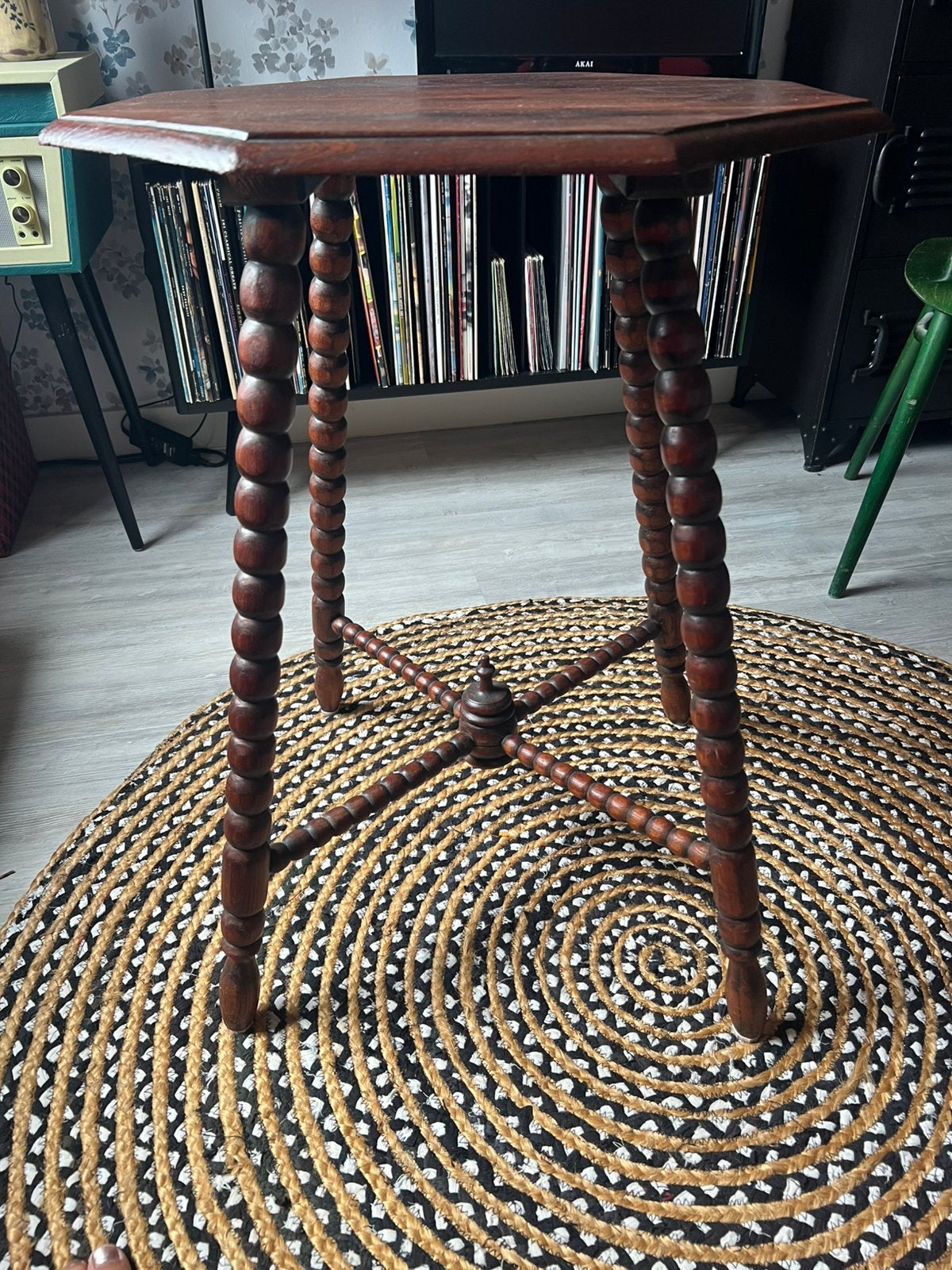Vintage tafeltje nog heel mooi, Ophalen