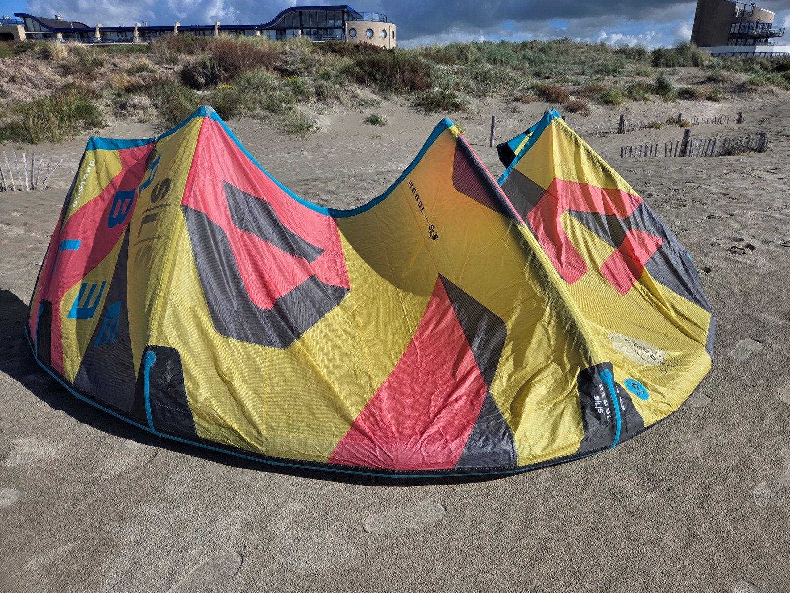 Duotone Rebel sls 2023 10m./ 8m., Watersport en Boten, Gebruikt, 10 m², Geen board, Ophalen of Verzenden