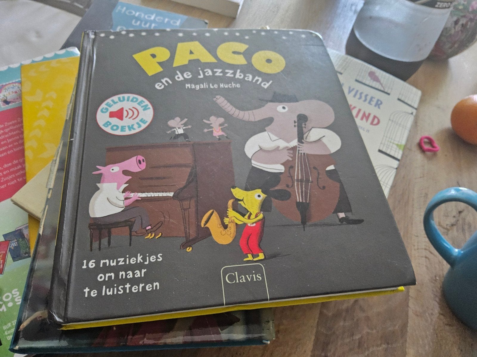 Paco en de Jazzband - Geluidenboekje (1 blz gescheurd), Ophalen of Verzenden, Gelezen, Magali Le Huche, Uitklap-, Voel- of Ontdekboek