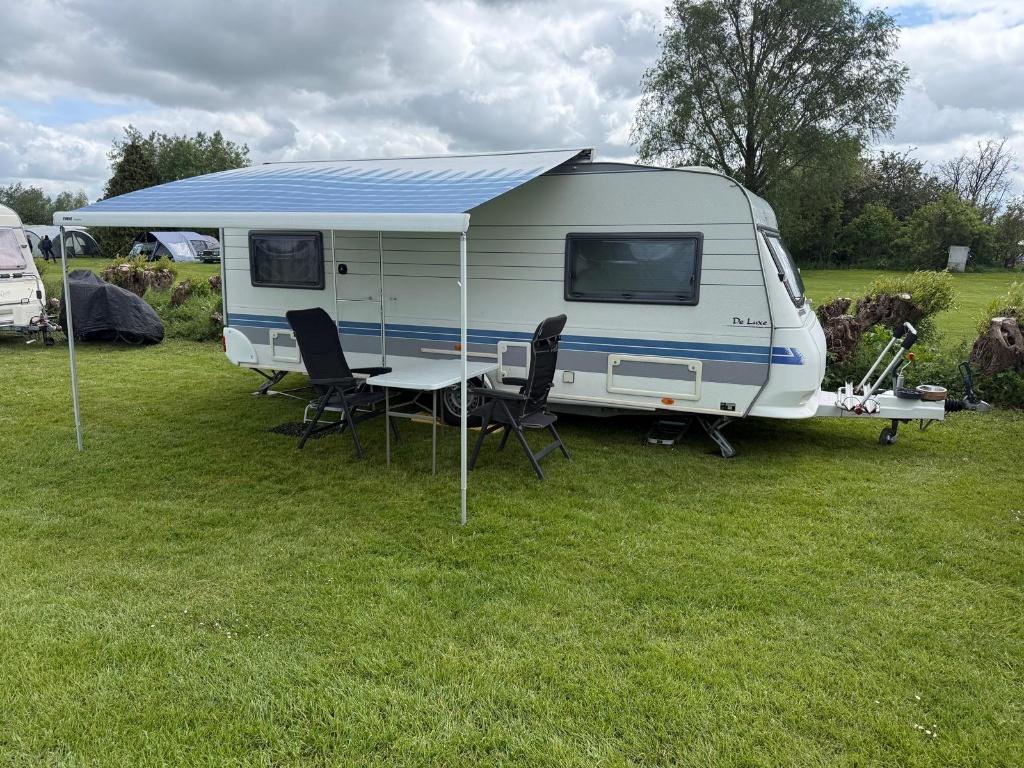 `Hobby De Luxe Easy` caravan, particulier, Rondzit, Hobby, Schokbreker, Particulier