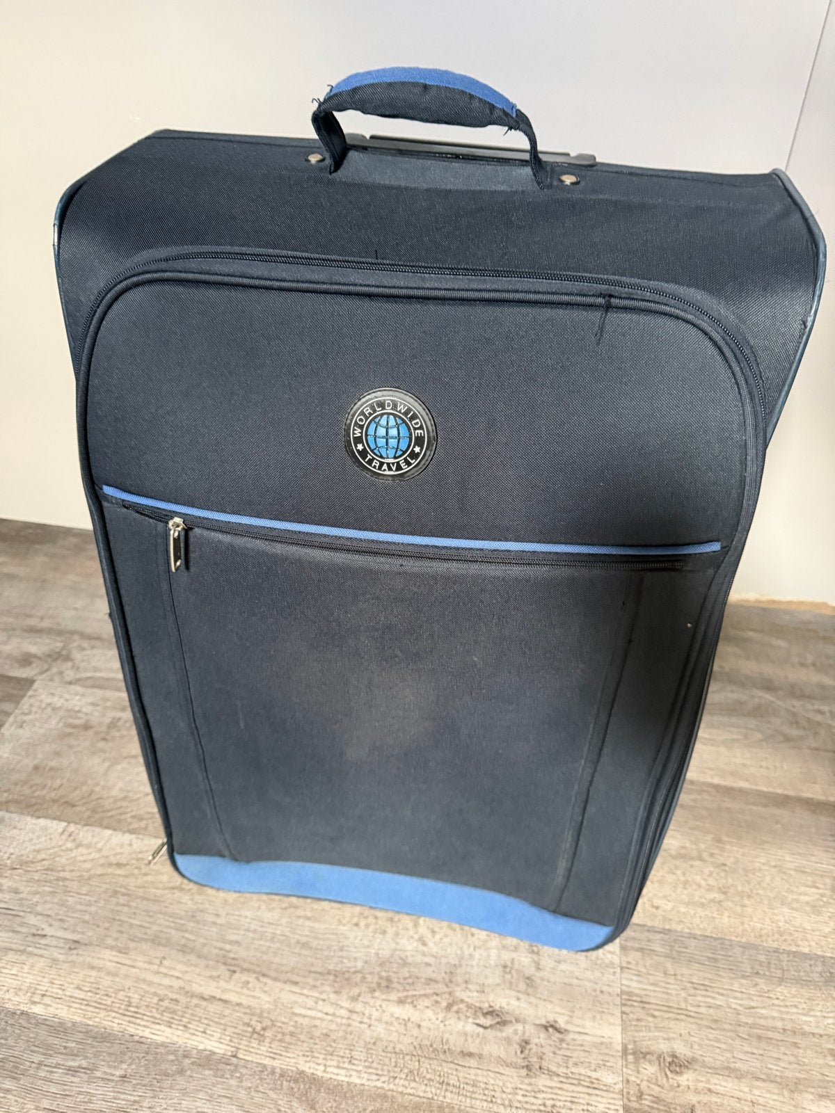 blauwe koffer van Worldwide Travel, Sieraden, Tassen en Uiterlijk, Koffers, Overige materialen, Gebruikt, 35 tot 45 cm, Uitschuifbare handgreep