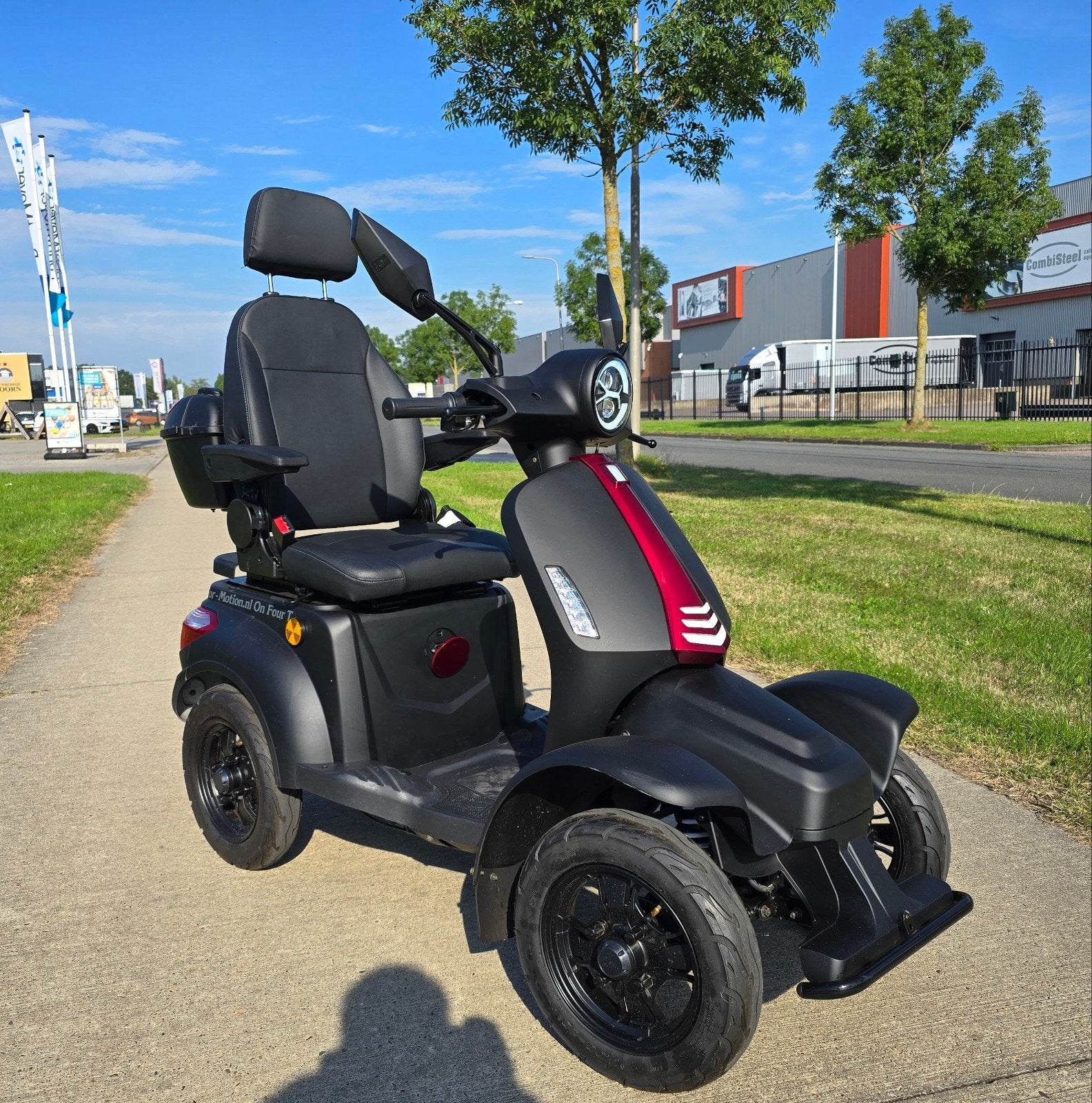 For Motion on Four snelle scootmobiel! 25kmh | bijna NIEUW, Diversen, Zo goed als nieuw, Ophalen, Overige merken, 16 km/u of meer