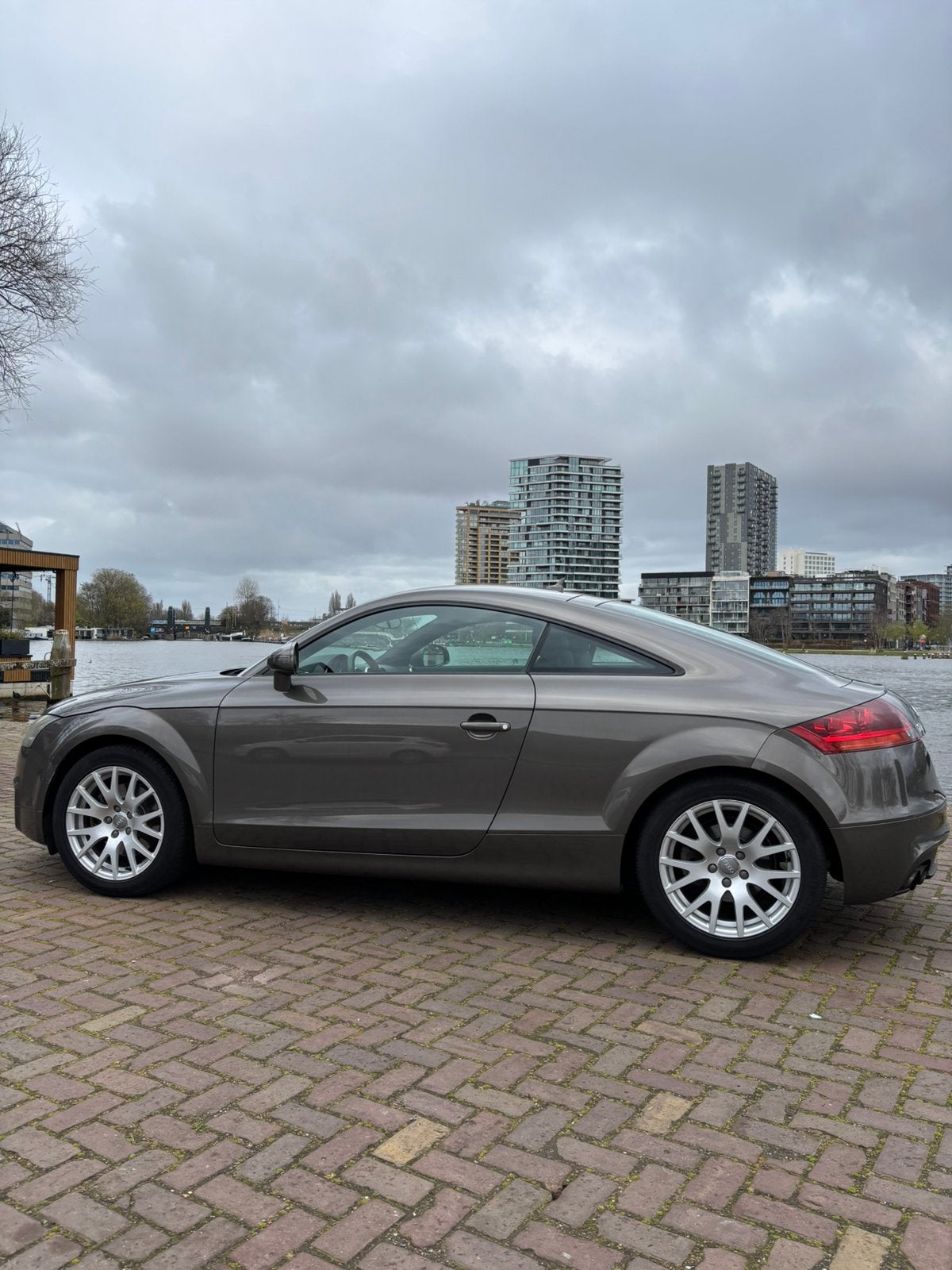 Audi TT 1.8 Coupe 118KW 2011 Grijs, Auto's, Voorwielaandrijving, Zwart, 4 cilinders, Bluetooth