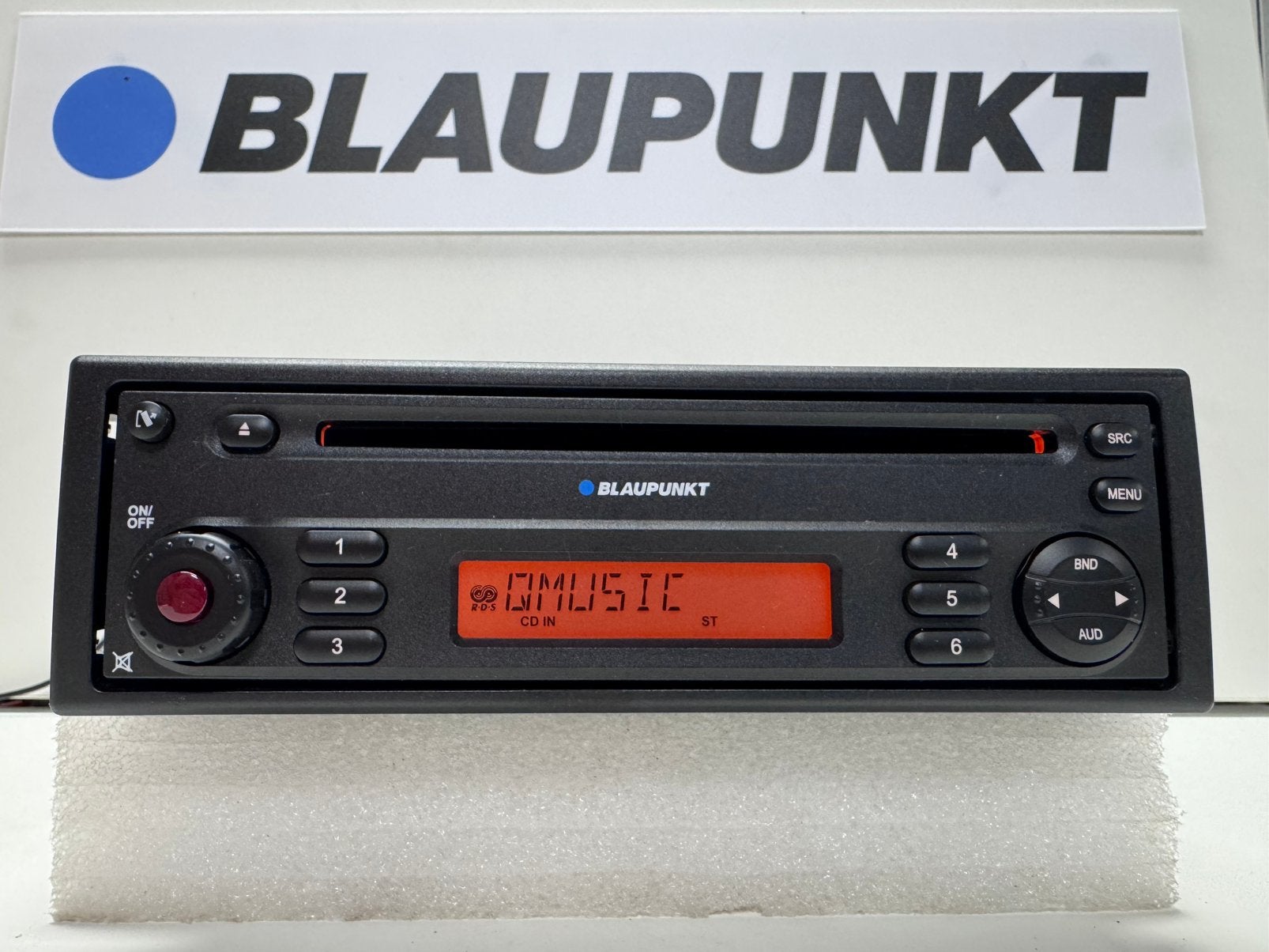 Blaupunkt Radio/CD-speler – met inbouwframe en ISO-stekkers, Auto diversen, Autoradio's, Ophalen of Verzenden, Gebruikt
