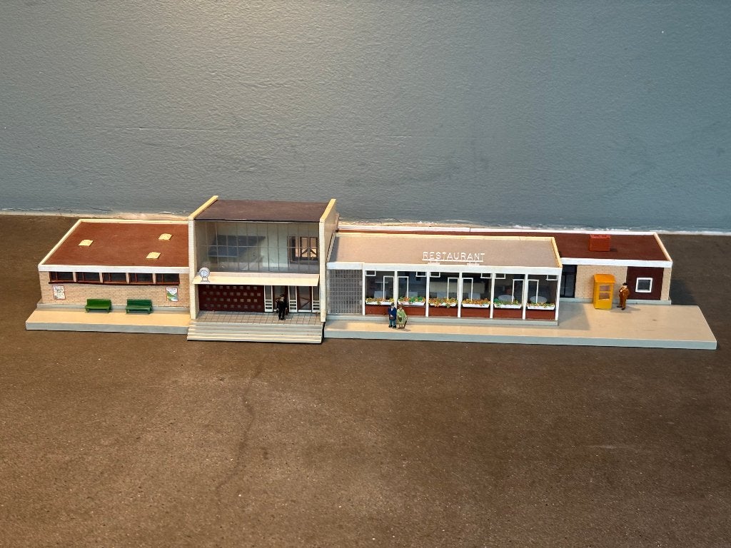Faller B 111 station Neustadt, Hobby en Vrije tijd, Modeltreinen | H0, Overige merken, Gebruikt, Gelijkstroom of Wisselstroom
