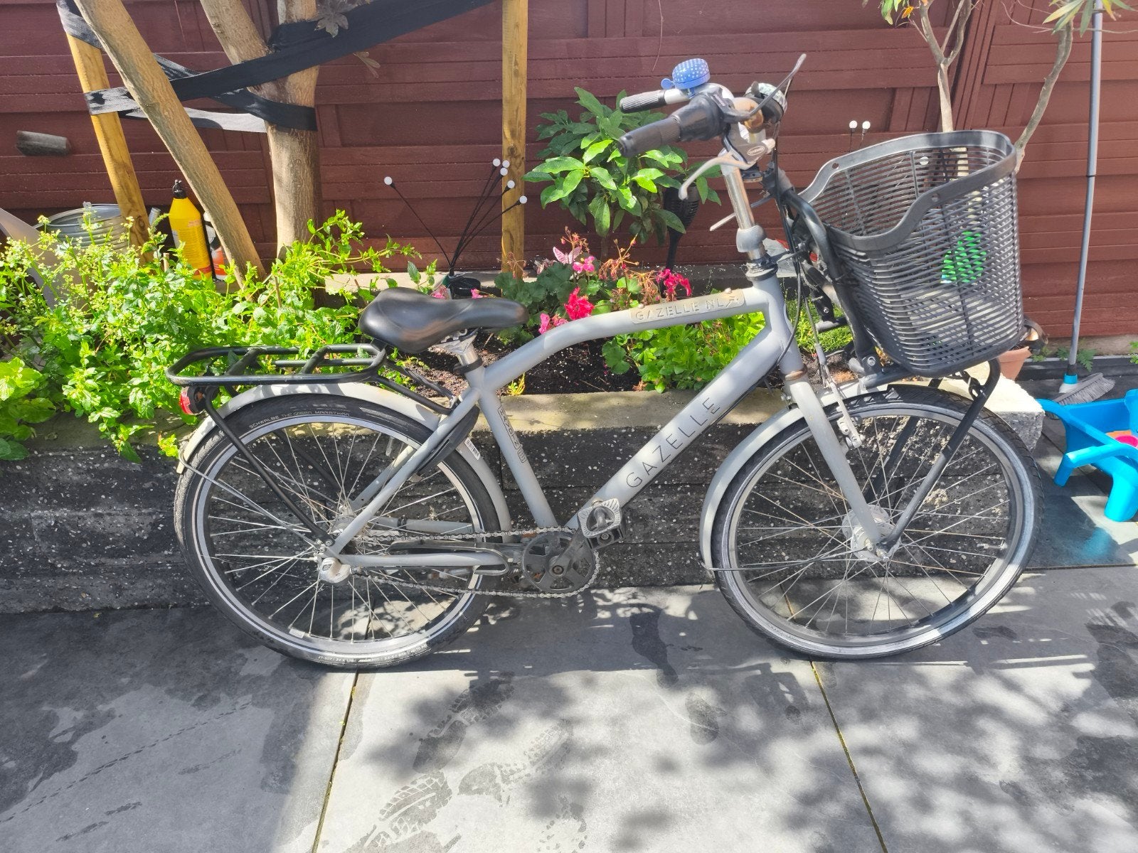 Gazelle Standaard Fiets met Mand, Fietsen en Brommers, Fietsen | Dames | Damesfietsen, Gebruikt, Versnellingen, Ophalen of Verzenden