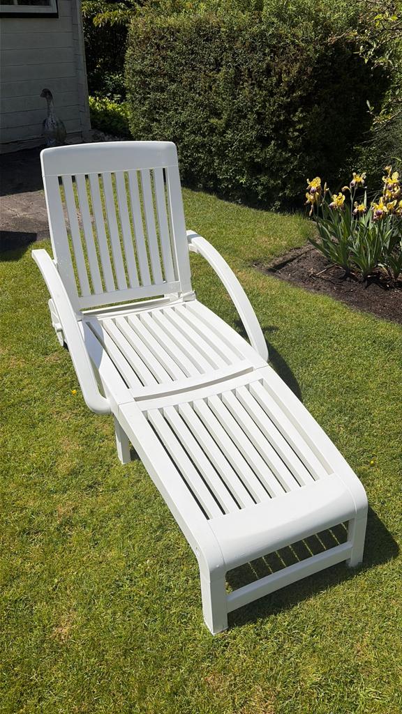 Wit ligbed merk Hartman, Tuin en Terras, Ophalen, Gebruikt, Kunststof