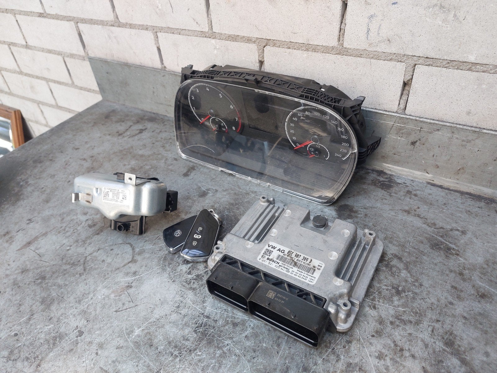 caddy 2k7 ecu klok sleutel 05e907309d bj 2023, Ophalen