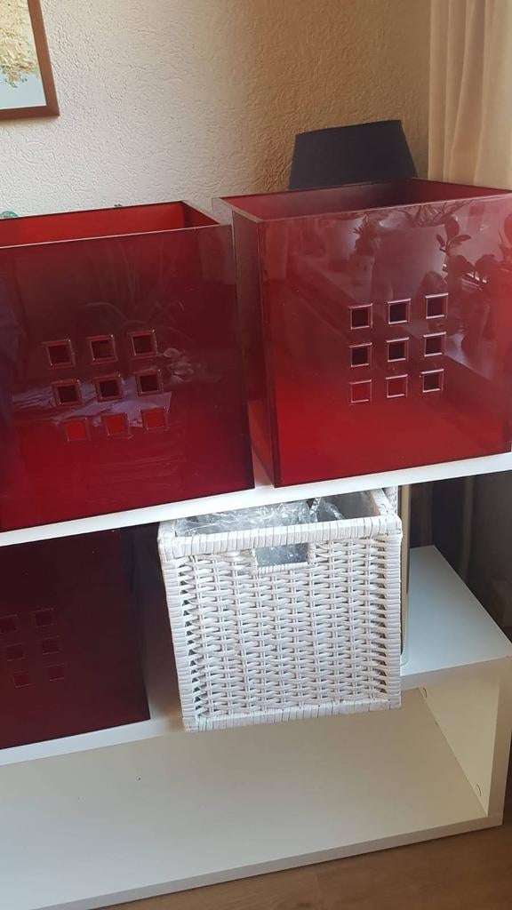 1 rode Lekman bak voor kallax Expedit vakkenkast, Ophalen
