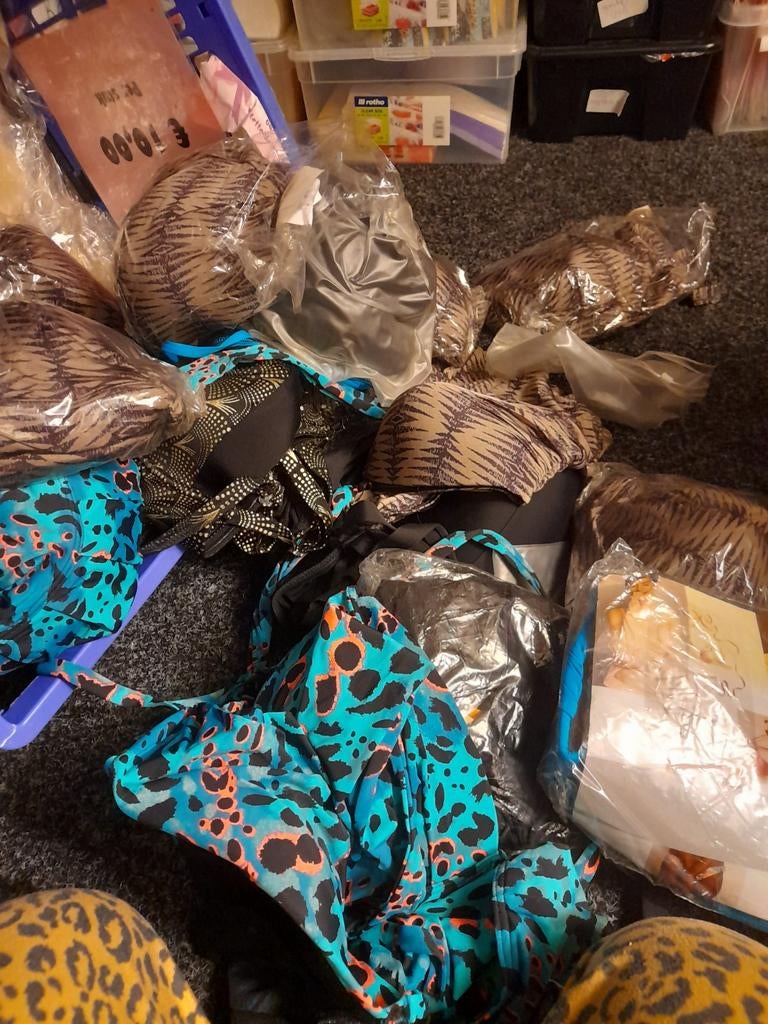 Diverse badpakken en bikini's - Nieuw en Zo goed als nieuw, Nieuw, Badpak, Ophalen of Verzenden, Overige kleuren