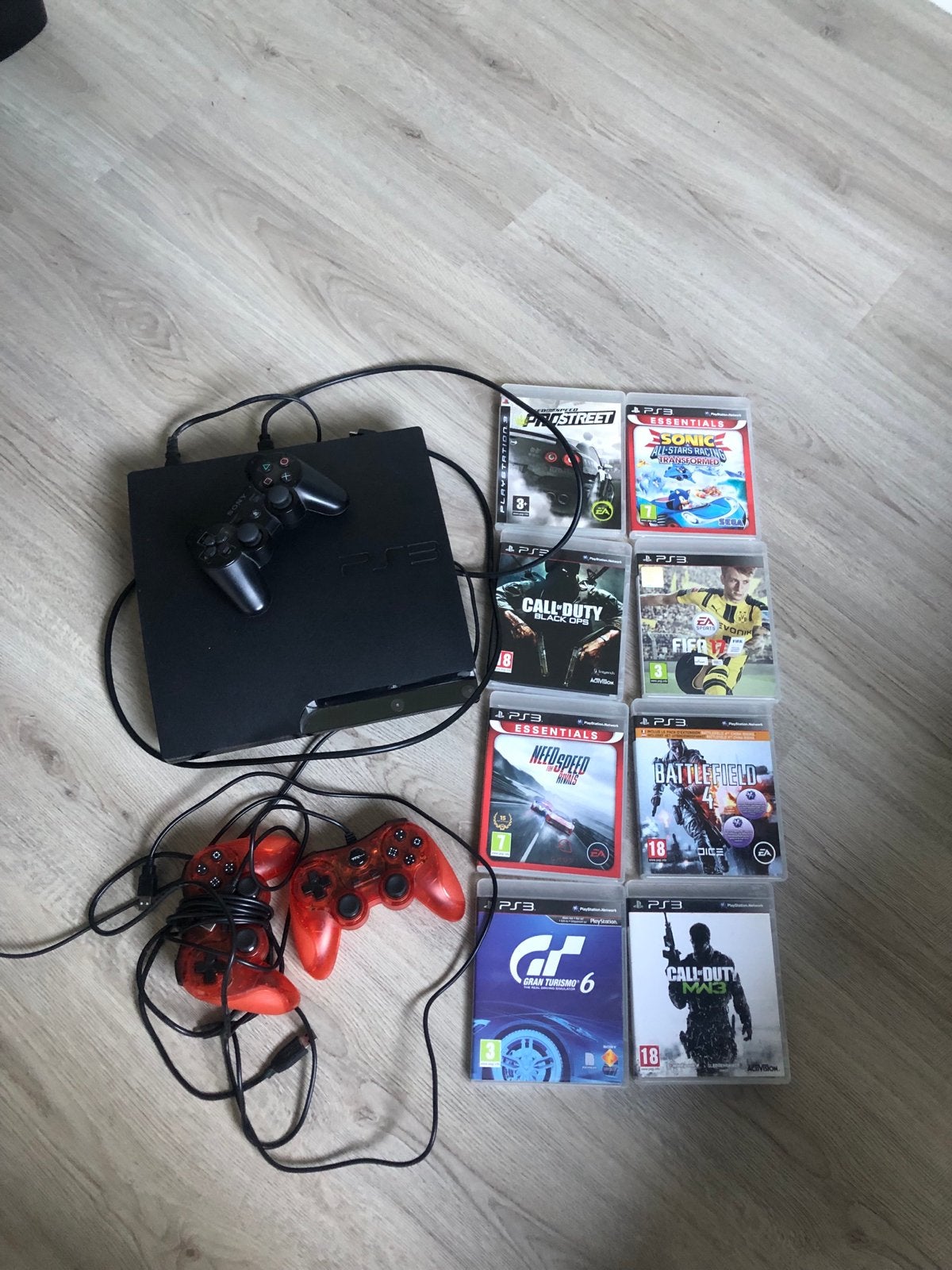 PS3 met 8 spellen en 2 controllers ps3 controller kapot, Spelcomputers en Games, Met 2 controllers, Ophalen of Verzenden, Slim