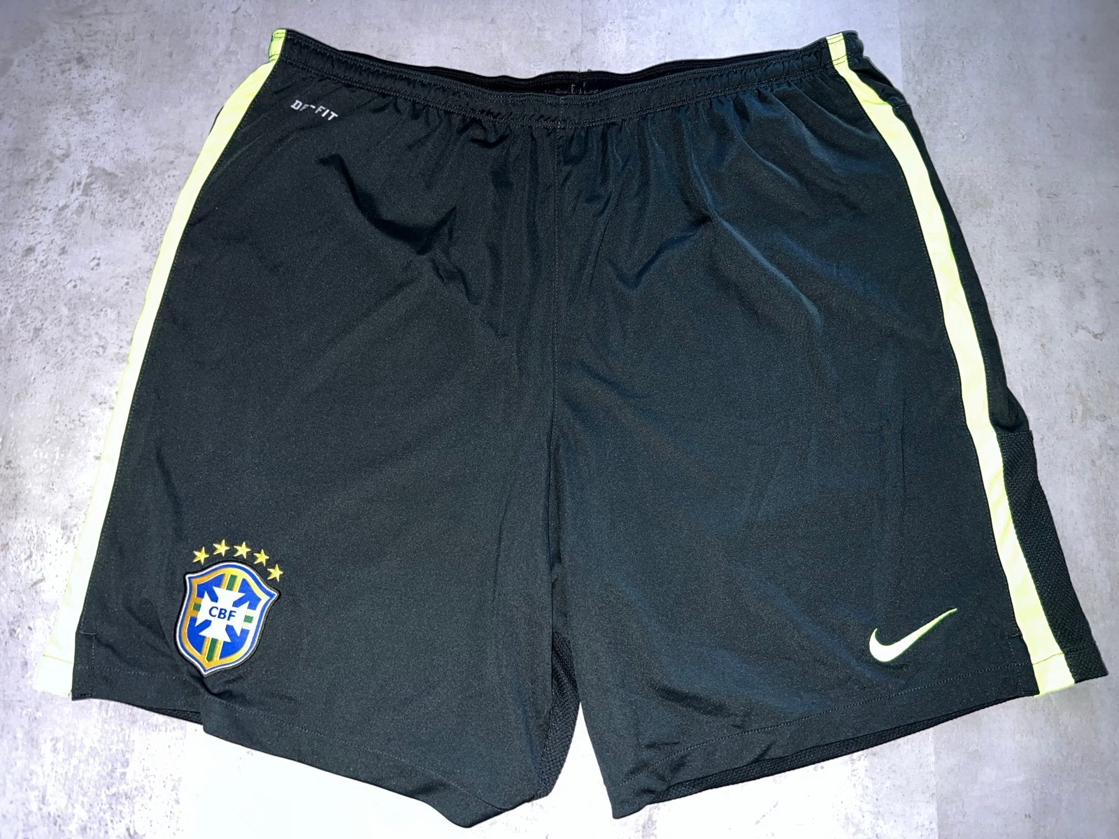Heren Short Voetbalbroekje Brazilië XXL - Nike Dri-FIT, Sport en Fitness, Groter dan maat XL, Ophalen of Verzenden, Zo goed als nieuw