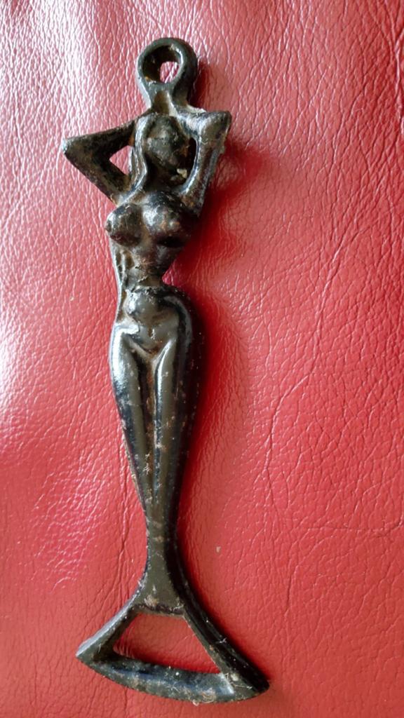 Oude retro zwarte gelakt Gietijzeren flesopener Pin Up, Antiek en Kunst, Ophalen of Verzenden
