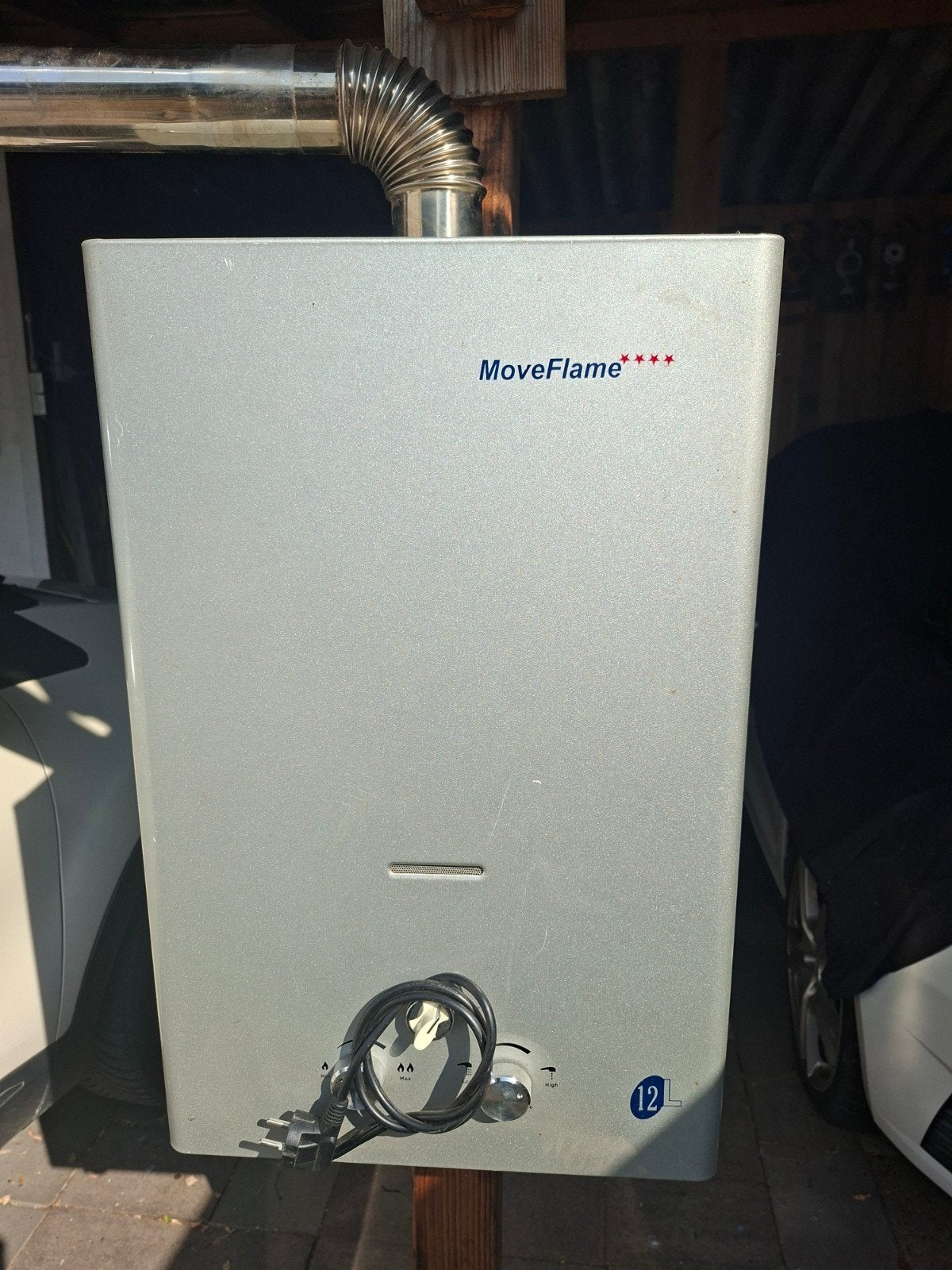 MoveFlame Gasgeiser 12 liter - Propaan/Butaan, Doe-het-zelf en Verbouw, Geisers en Boilers, Ophalen