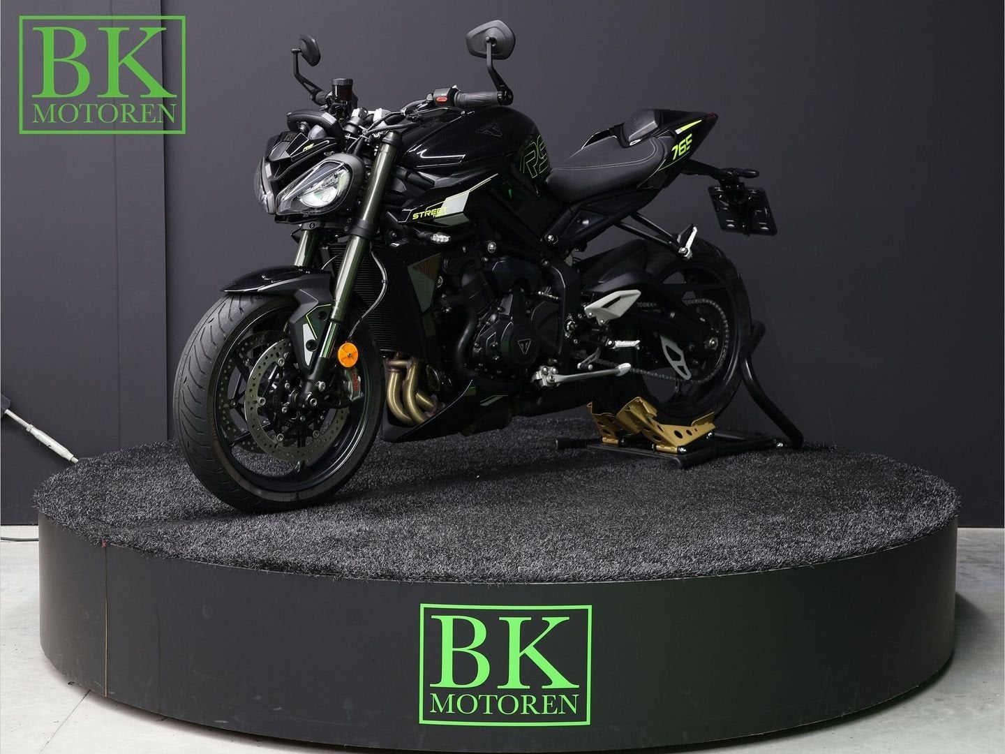 TRIUMPH STREET TRIPLE 765 RS | Phantom Black, Motorrijbewijs A, Bedrijf, 765 cc, Meer dan 35 kW