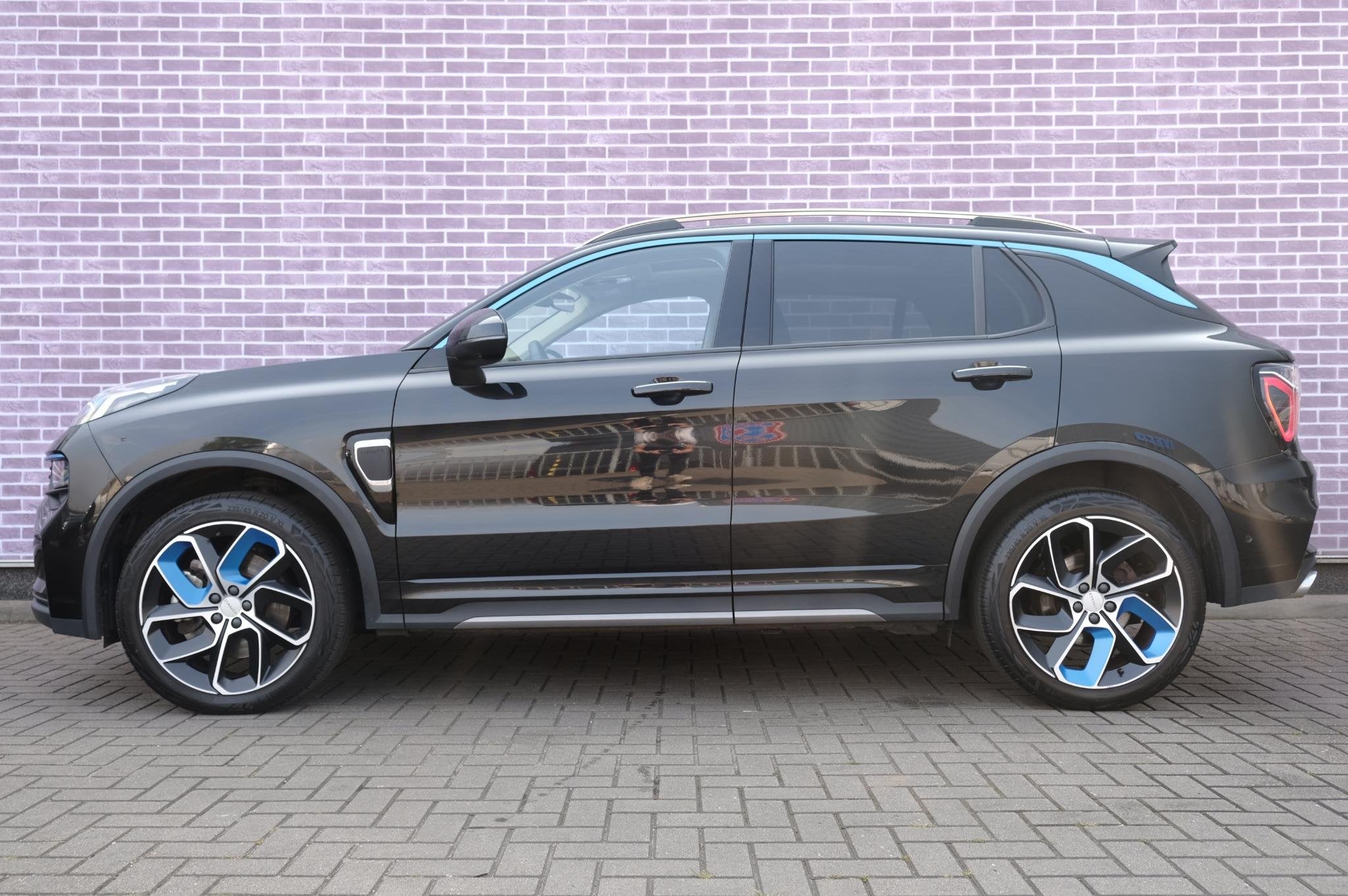 Lynk & Co 01
