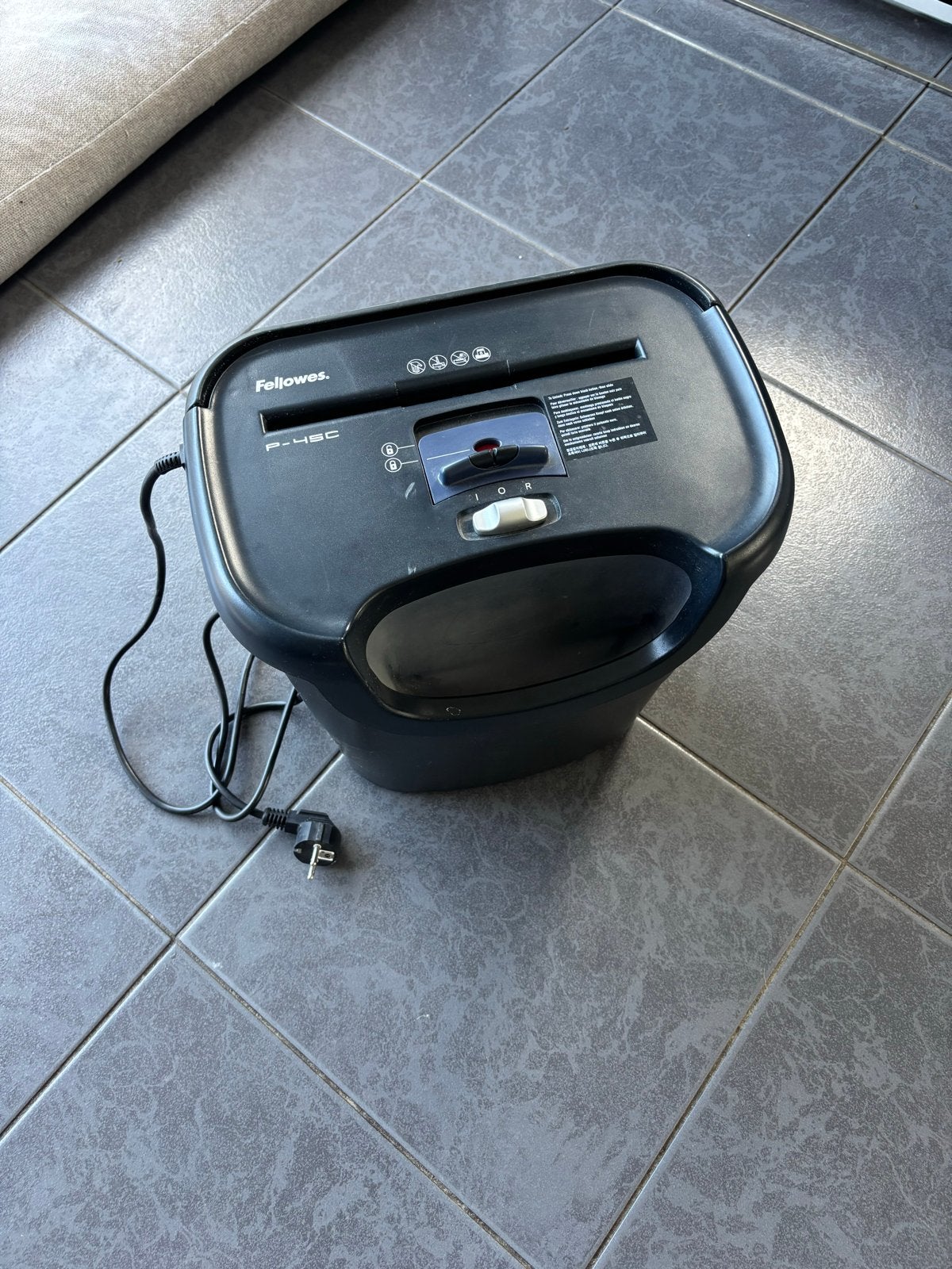 Fellowes P-45C papierversnipperaar - Werkt als nieuw, Ophalen, Gebruikt, Beveiliging