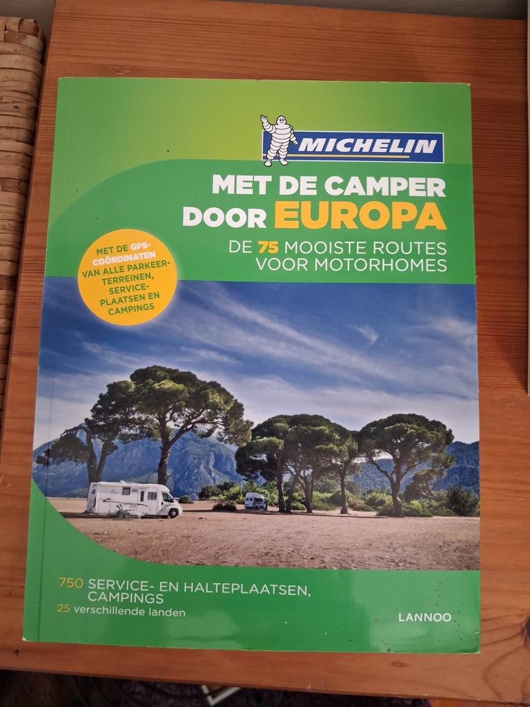 Michelin Met de camper door Europa - 2015 editie, Michelin, Europa, Ophalen of Verzenden, Zo goed als nieuw