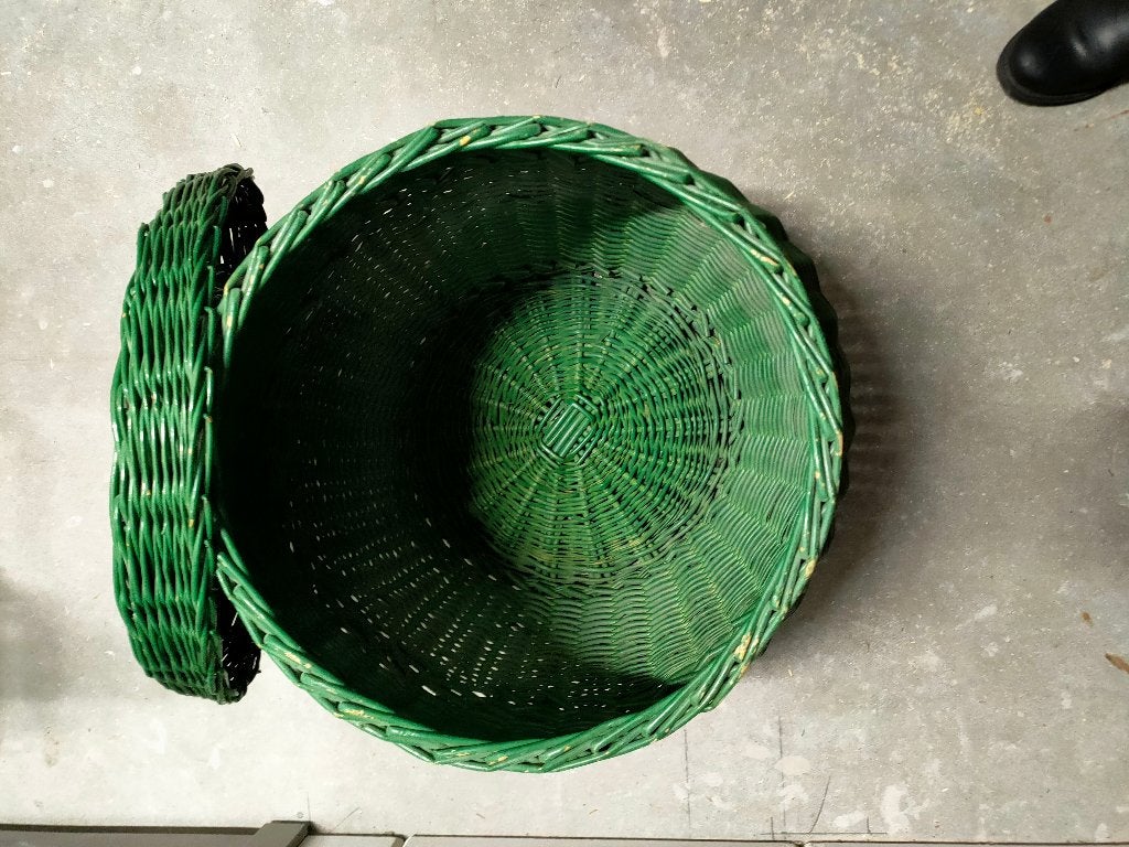 Groene rieten mand, Huis en Inrichting, Ophalen, Gebruikt, Mand, Rond
