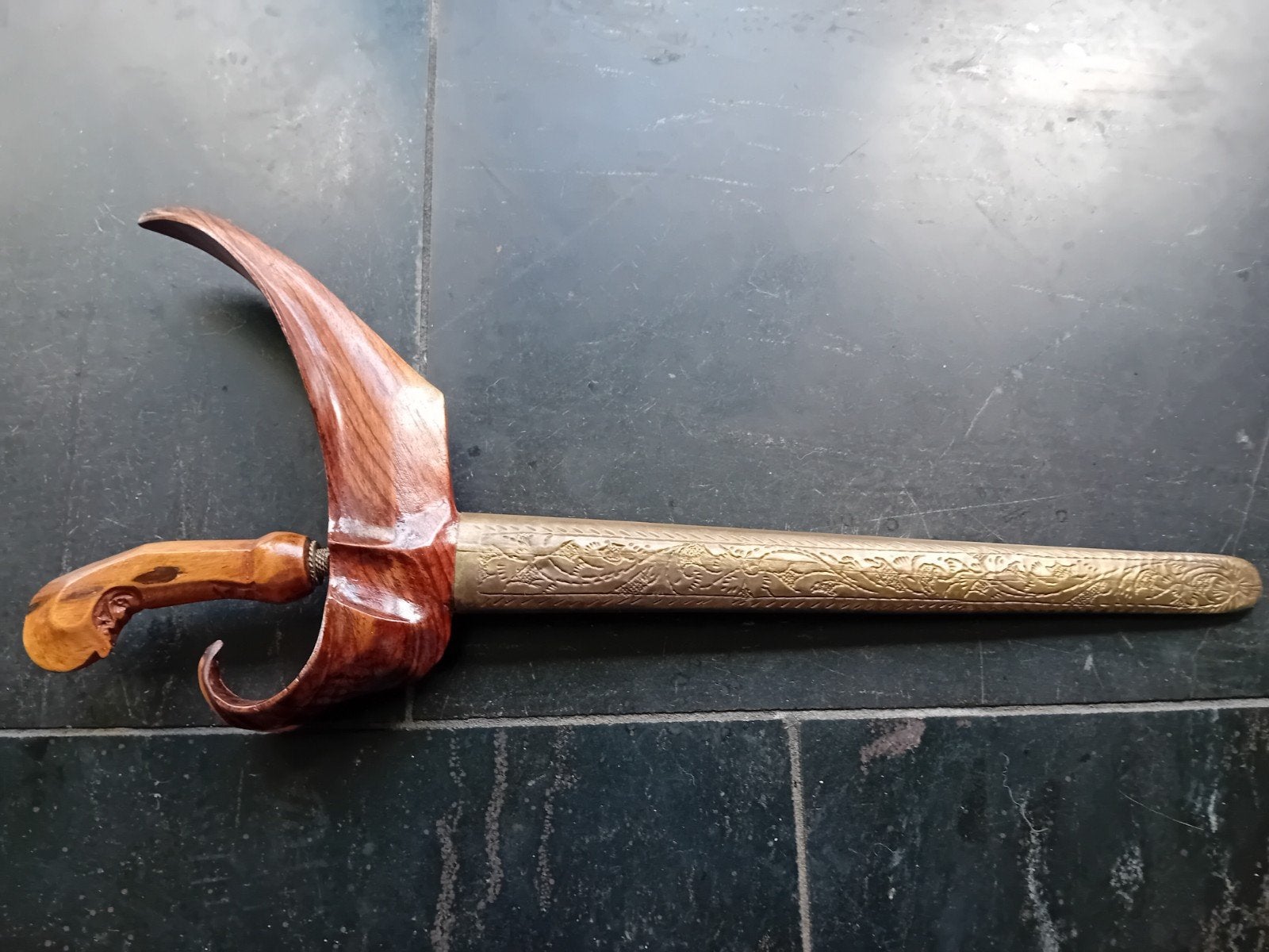 Keris / Kris Indonesië met houten handvat en messing schede, Antiek en Kunst, Hout, Gesneden, Ophalen of Verzenden, Indonesië