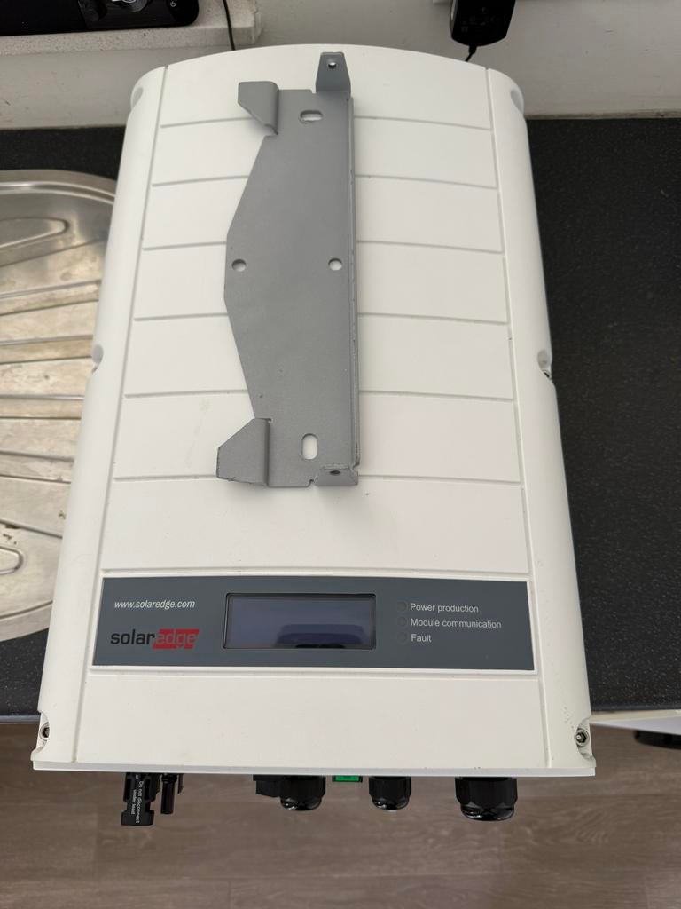 Solaredge SE2200 en SE3000 omvormers (1-fase), Doe-het-zelf en Verbouw, Zonnepanelen en Toebehoren, Ophalen, Gebruikt, Overige typen