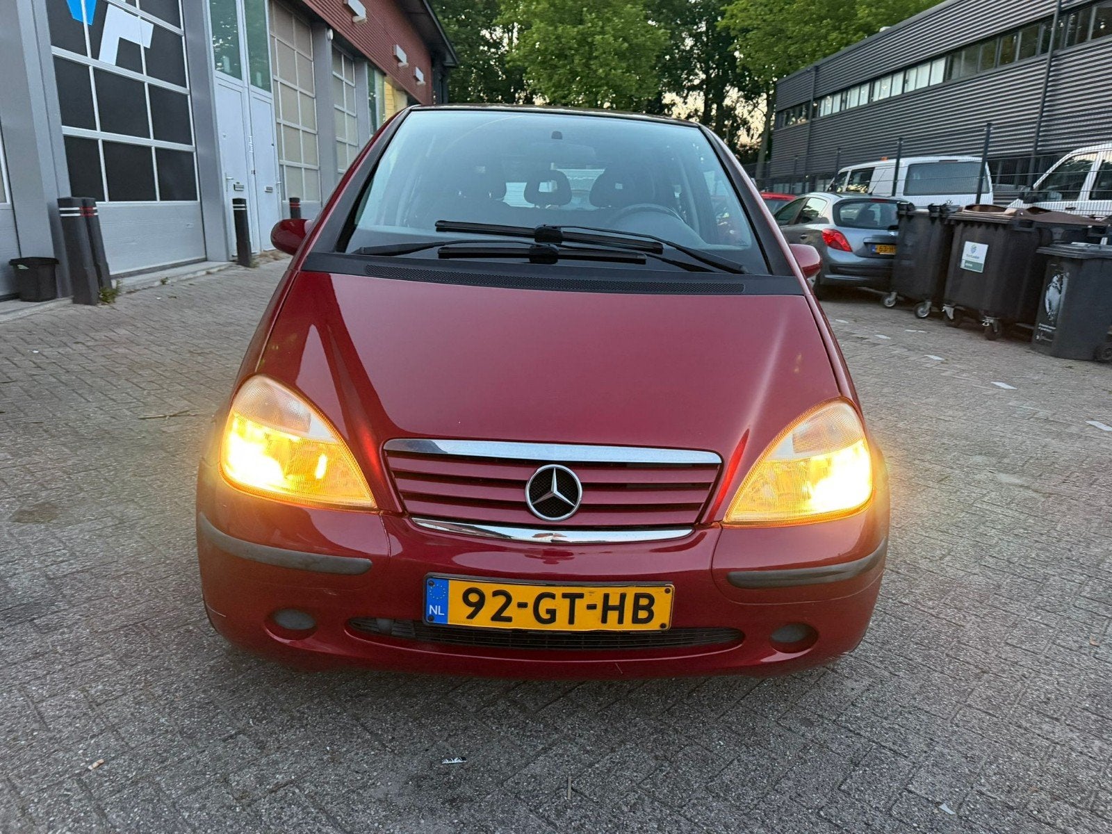 Mercedes-Benz A-Klasse 1.6 Elegance Automaat – 2001, Auto's, Metallic lak, Stof, C1, Bedrijf