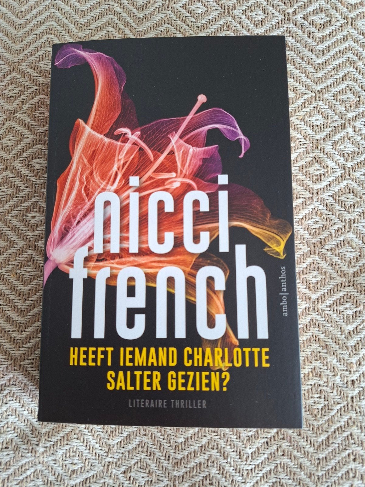 Nicci French - Heeft iemand Charlotte Salter gezien?, Ophalen of Verzenden, Zo goed als nieuw, Nicci French, Nederland
