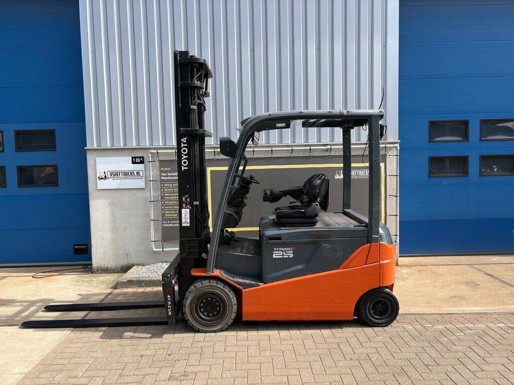 VS-22800 Elektrische heftruck Toyota 8FMBT25, Svarvargatan 8
SE-595 81  Mjölby, SE, Heftruck, Toyota, Toyota Mat