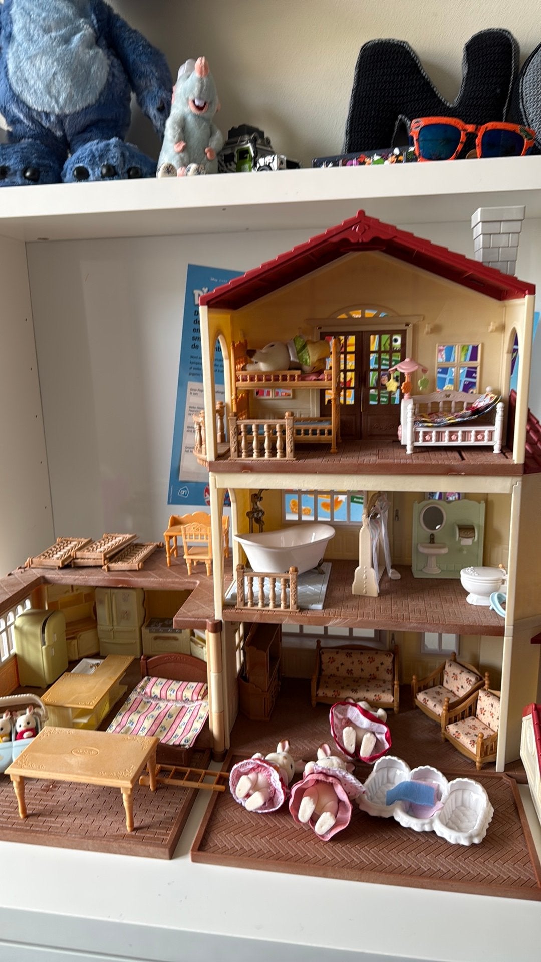 Groot poppenhuis sylvanian families met veel accessoires, Ophalen of Verzenden, Zo goed als nieuw, Poppenhuis