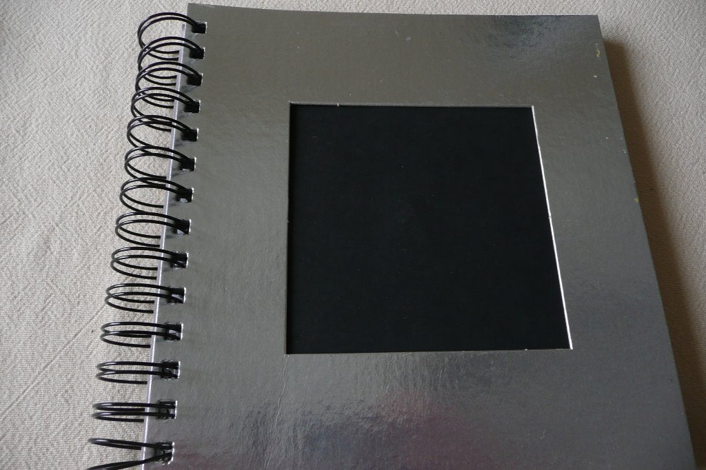 Zilverkleurig fotoalbum met vierkanten uitsparing voorkaft, Ophalen of Verzenden, Zo goed als nieuw