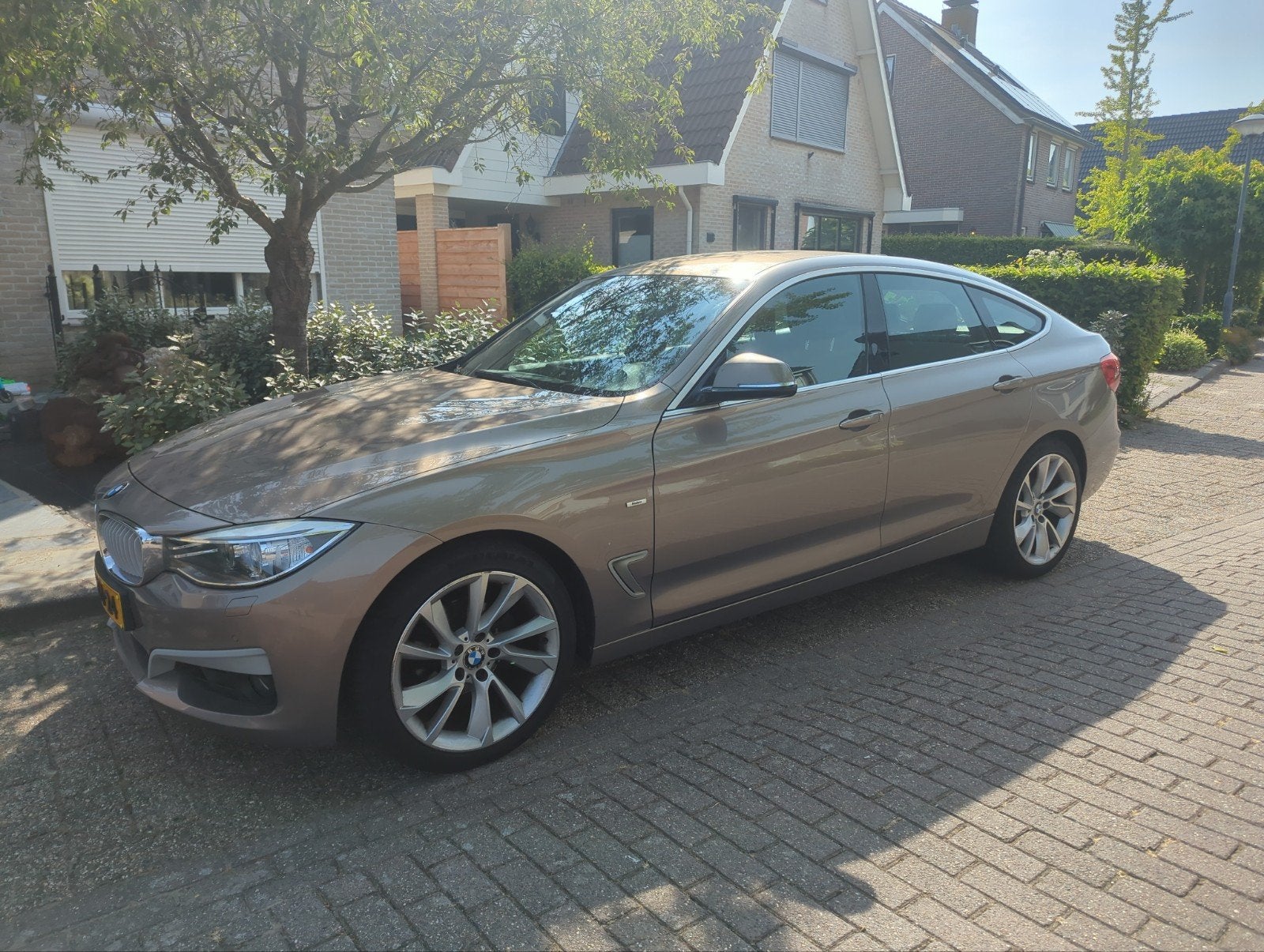 BMW 3-Serie GT 320I Aut8 2013 Beige met gereviseerde motor!!, Achterwielaandrijving, 4 cilinders, 1535 kg, Beige