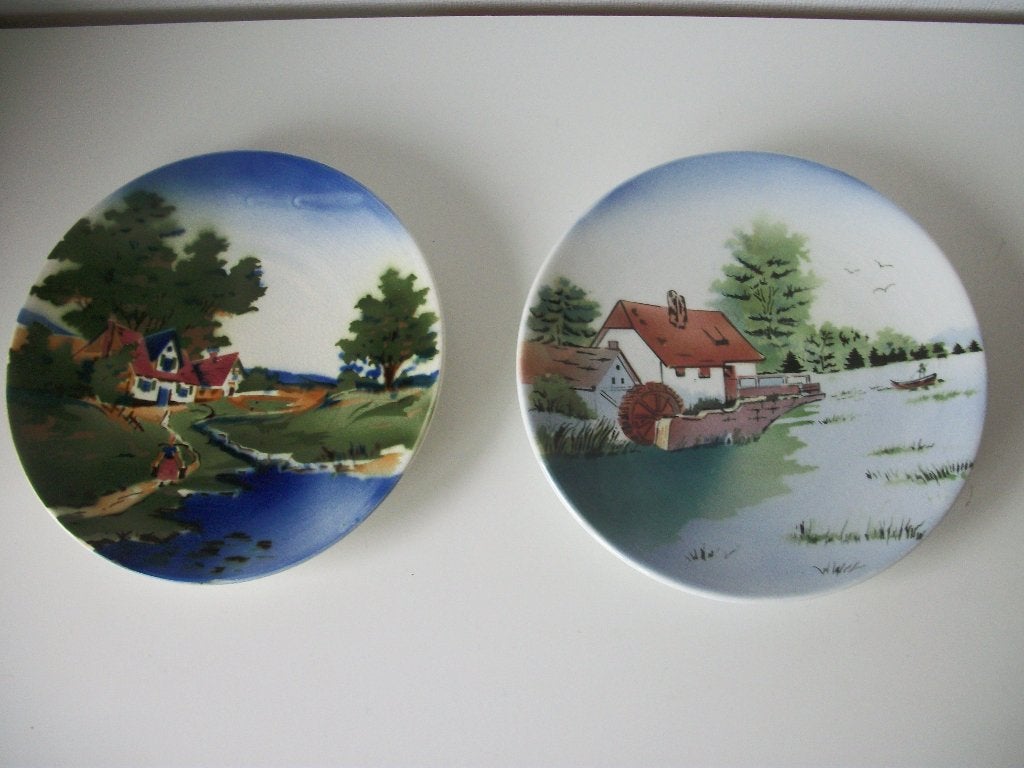 2x Wandbord Watermolen Boerderij aan Water - 24 cm - p.stuk, Antiek en Kunst, Antiek | Wandborden en Tegels, Ophalen of Verzenden
