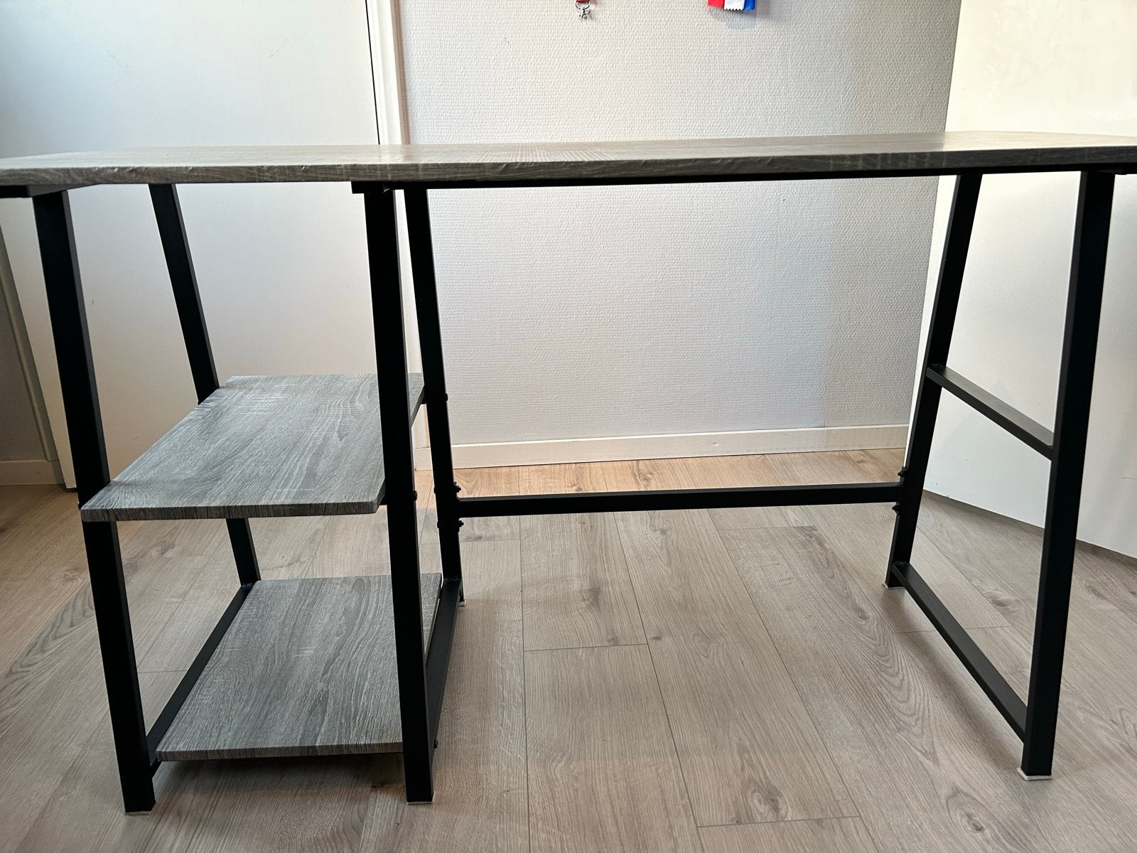 Modern bureau met opbergruimte - Grijs/Zwart, Ophalen, Hout, Zo goed als nieuw, Grijs