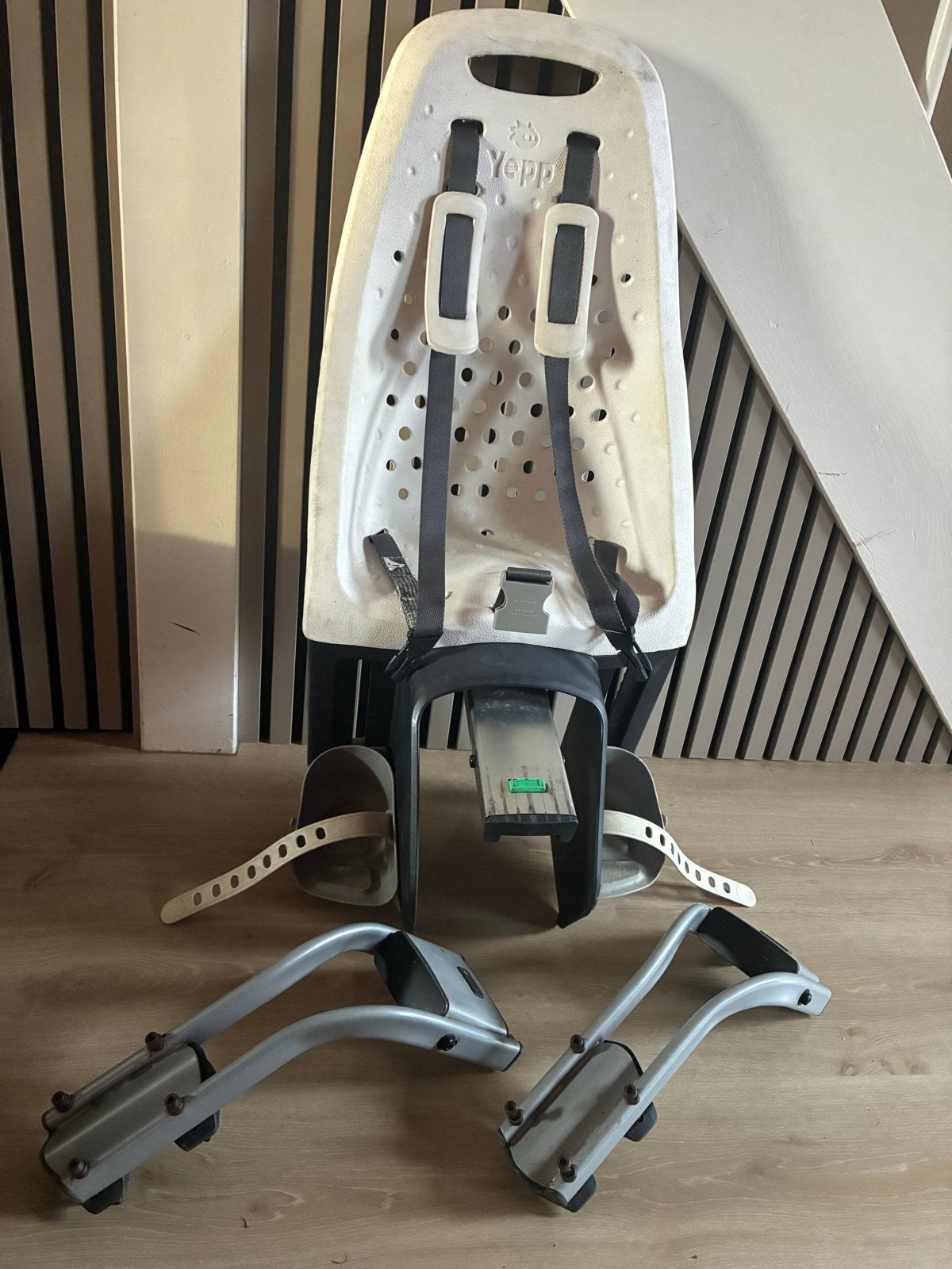 Yepp Achterzitje Fietsstoeltje - Wit - twee montagebeugels, Ophalen, Achterzitje, 0 t/m 18 kg, Gebruikt
