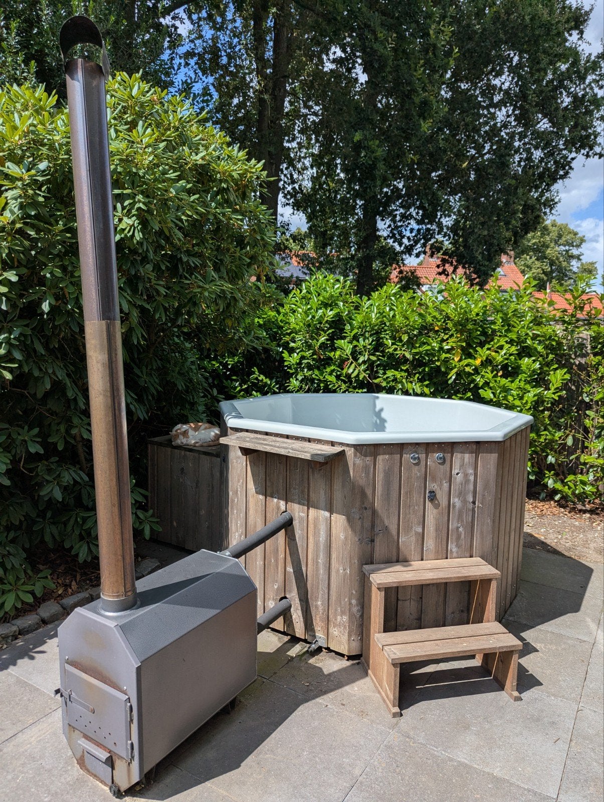 Welvaere Ducktub Hjorn Hottub 6 personen houtgestookt, Ophalen, Gebruikt, Trap, Vast