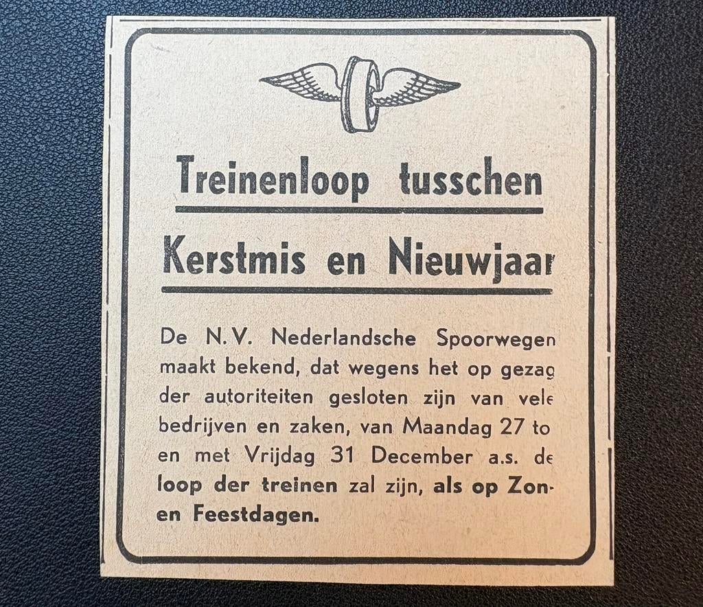 Oude advertentie NS ‘Treinenloop Kerstmis’ (1943), Verzamelen, Ophalen of Verzenden, Gebruikt, Trein