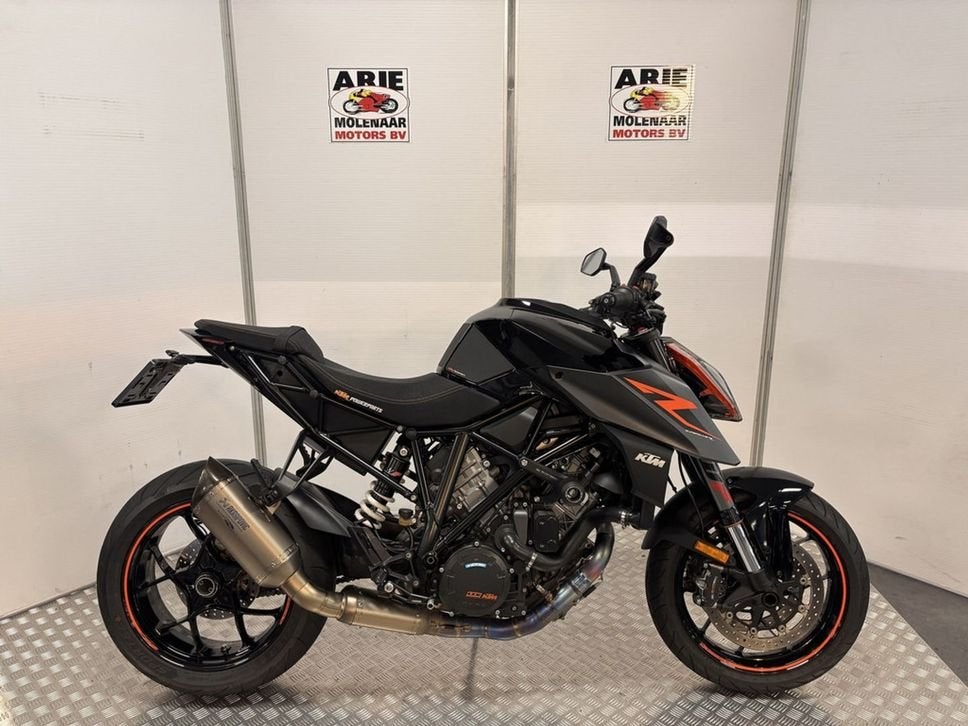 KTM 1290 Super Duke R (bj 2018), Motoren, 2 cilinders, KTM, Motorrijbewijs A, Bedrijf