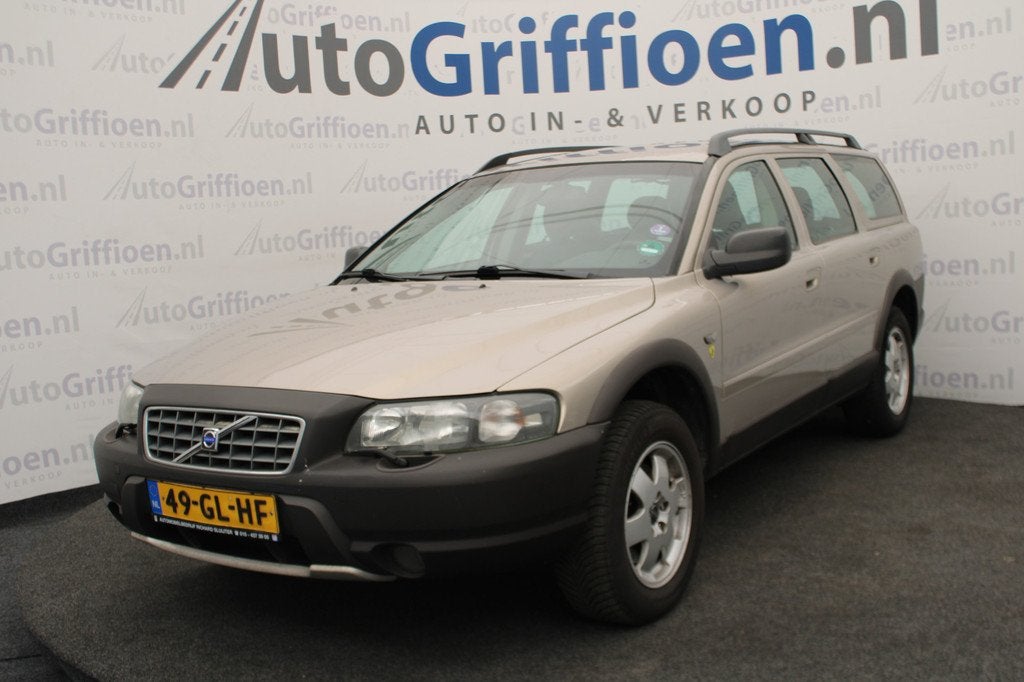 Volvo V70 2.4 T AWD Gtr. C.L nette 4x4 met trekhaak, Auto's, Automaat, Zwart, Beige, 2435 cc