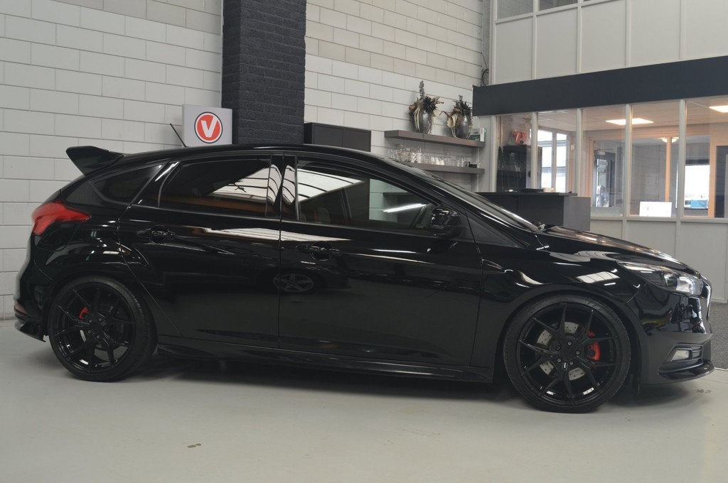 Ford Focus 2.0 ST // 250 PK // 122.000 km // CLIMA // NAVI /, Auto's, Gebruikt, Euro 6, 4 cilinders, Zwart