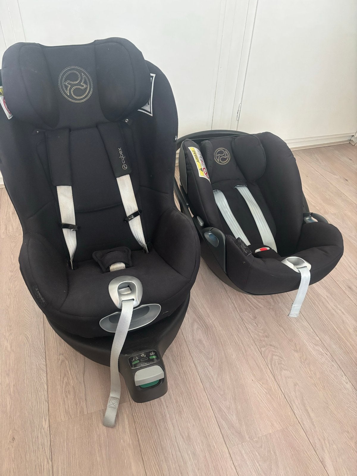 Cybex autostoeltjes set met lichte schade, Gebruikt, Verstelbare rugleuning, Ophalen of Verzenden, Isofix