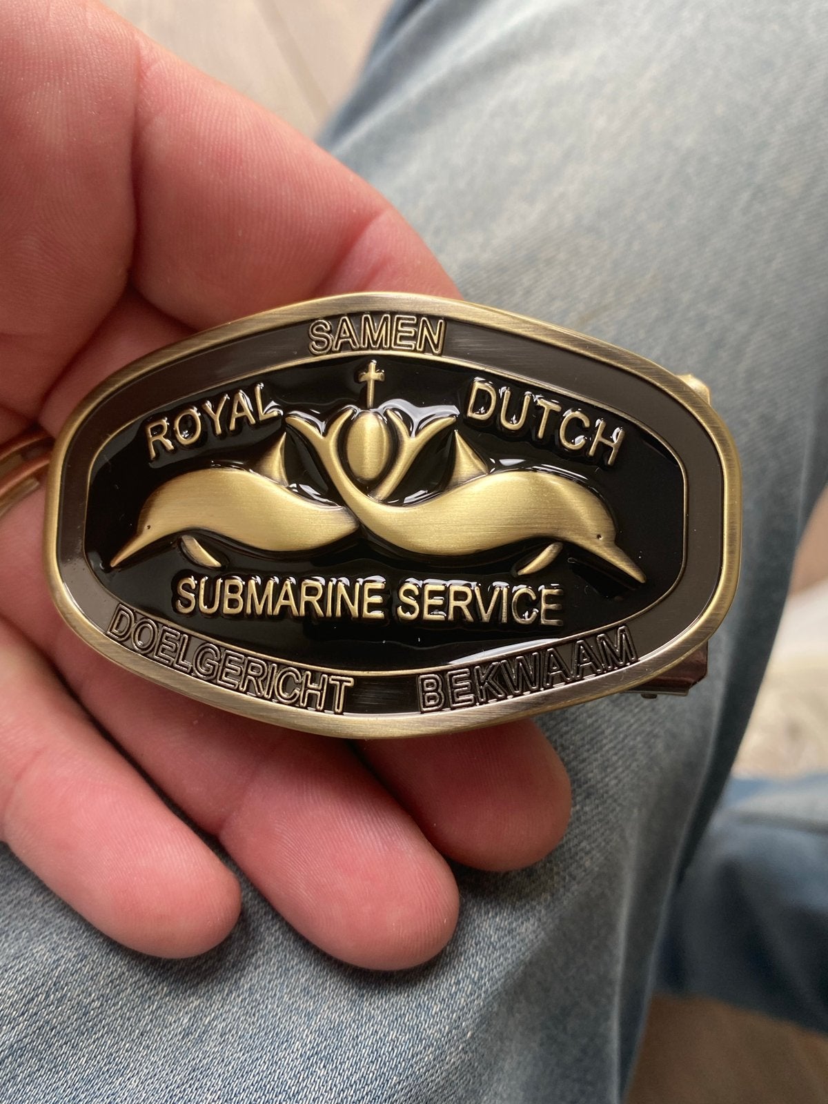 Royal Dutch Submarine Service buckel Samen Doelgericht Bekwa, Verzamelen, Militaria | Algemeen, Ophalen of Verzenden, Marine, Nederland