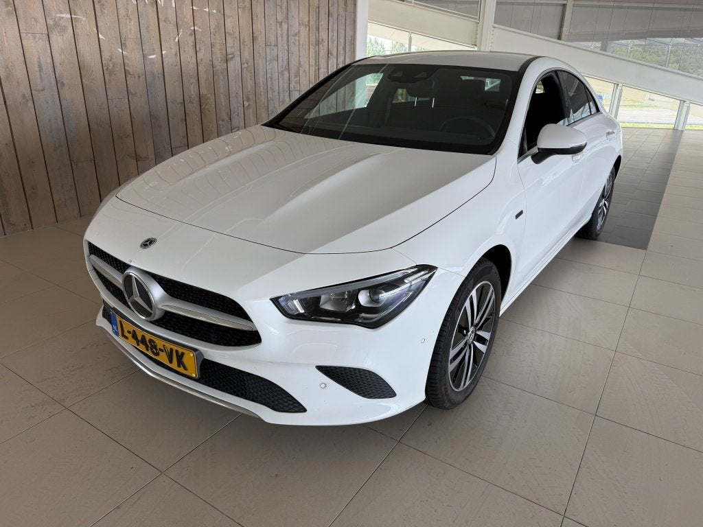 Mercedes-Benz CLA-Klasse 250 e Business Solution Luxury Limi, Auto's, Automaat, CLA, Gebruikt, Euro 6