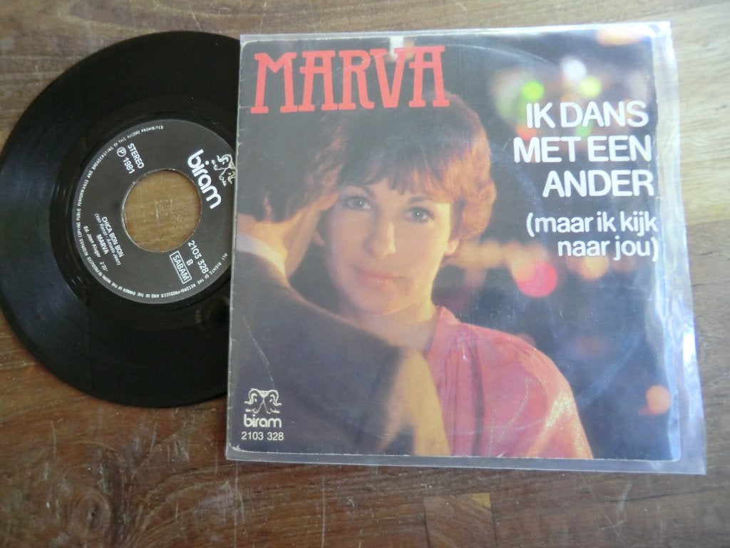 marva  ik dans met een ander maar ik kijk naar jou/chica bon, Cd's en Dvd's, Ophalen of Verzenden, Gebruikt, 7 inch, Levenslied of Smartlap