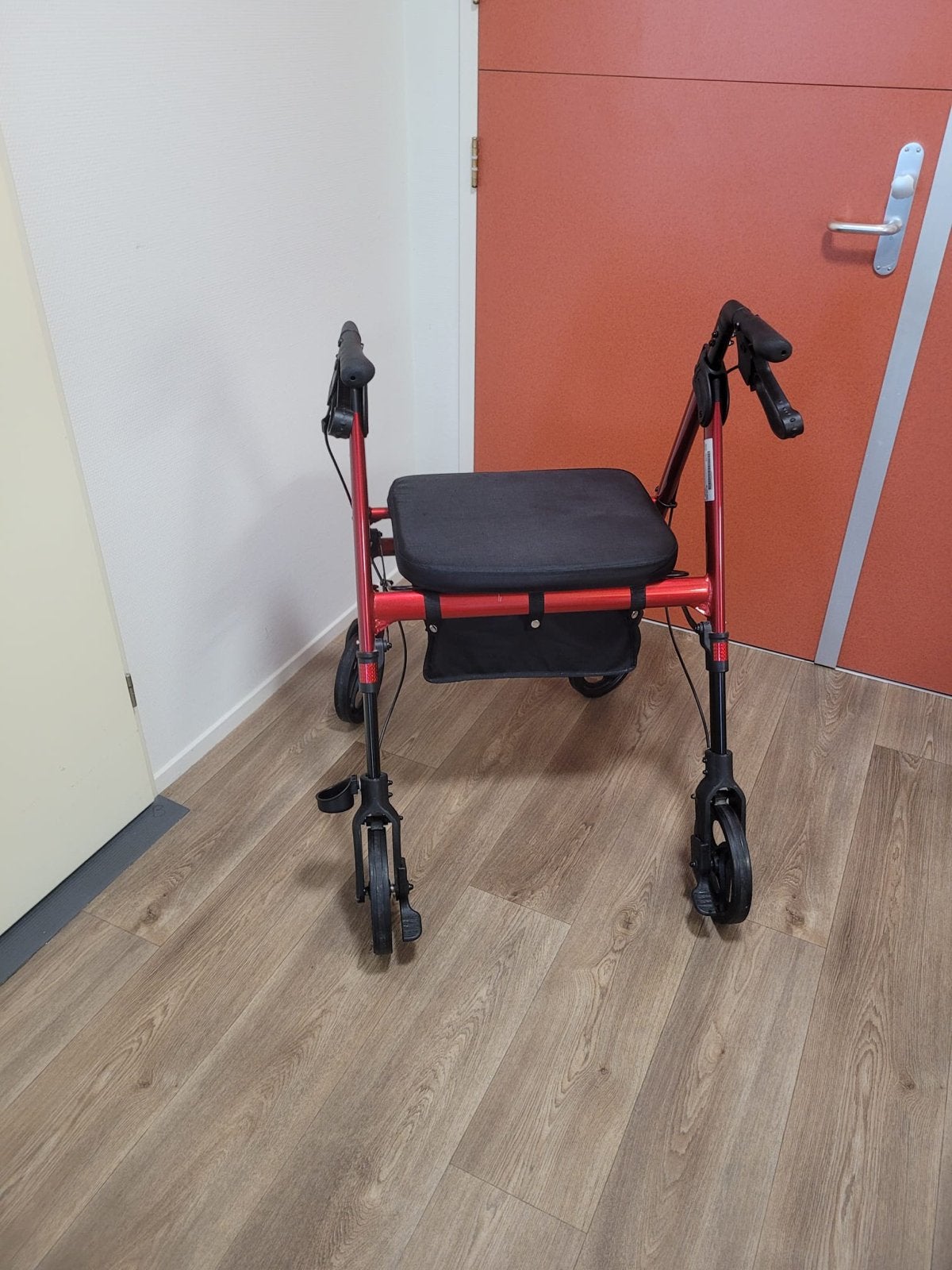 Goliat red rollator ( extra breed) xxl, Diversen, Ophalen, Opvouwbaar, Zo goed als nieuw