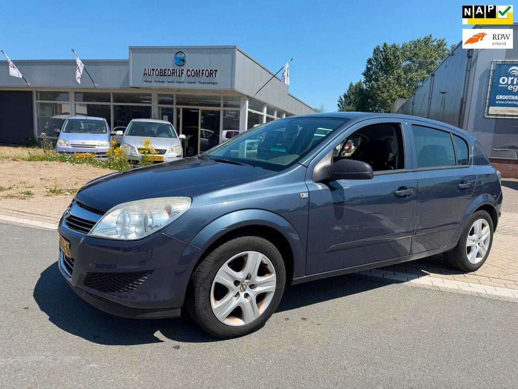 Opel Astra 1.6 Edition. • AUTOMAAT •, Stof, Gebruikt, Zwart, 4 cilinders